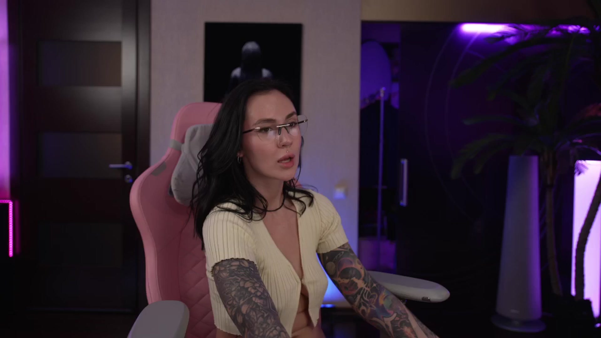 Gallery image thumbnail from GoGoDr3am's myfreecams stream on, 04/22/2026, 01:59 image 18 of 20