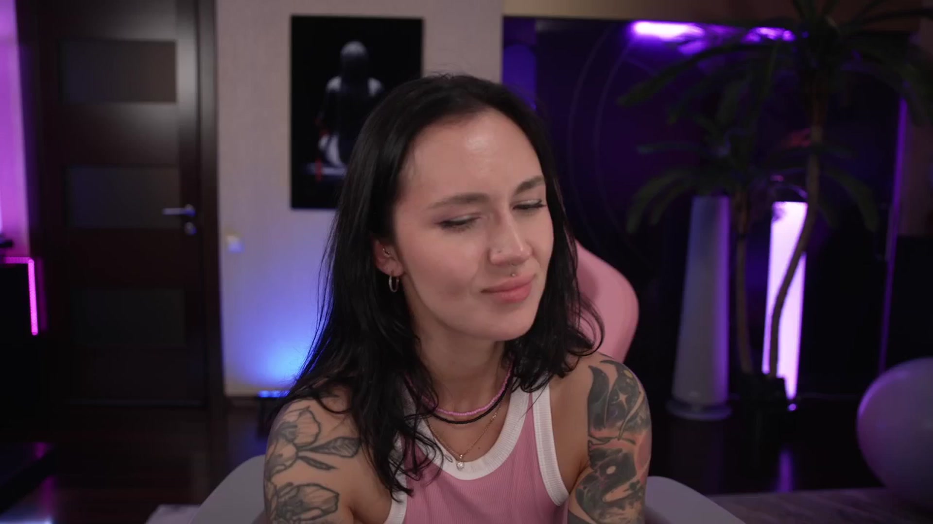 Gallery image thumbnail from GoGoDr3am's myfreecams stream on, 04/27/2026, 24:02 image 10 of 20