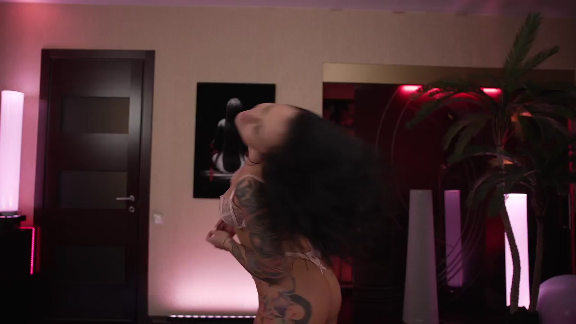 Gallery image thumbnail from GoGoDr3am's myfreecams stream on, 05/01/2026, 24:16 image 8 of 20
