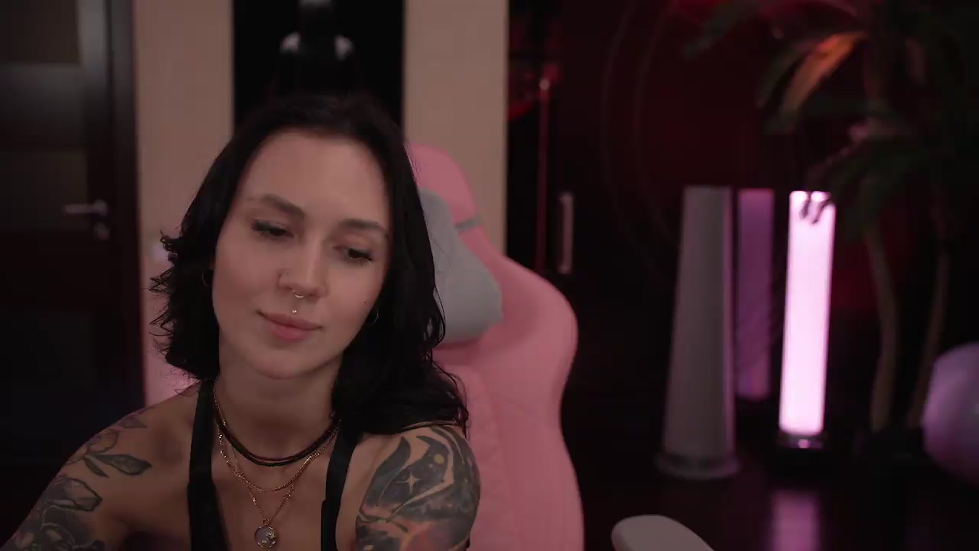 Gallery image thumbnail from GoGoDr3am's myfreecams stream on, 05/05/2026, 24:29 image 14 of 20