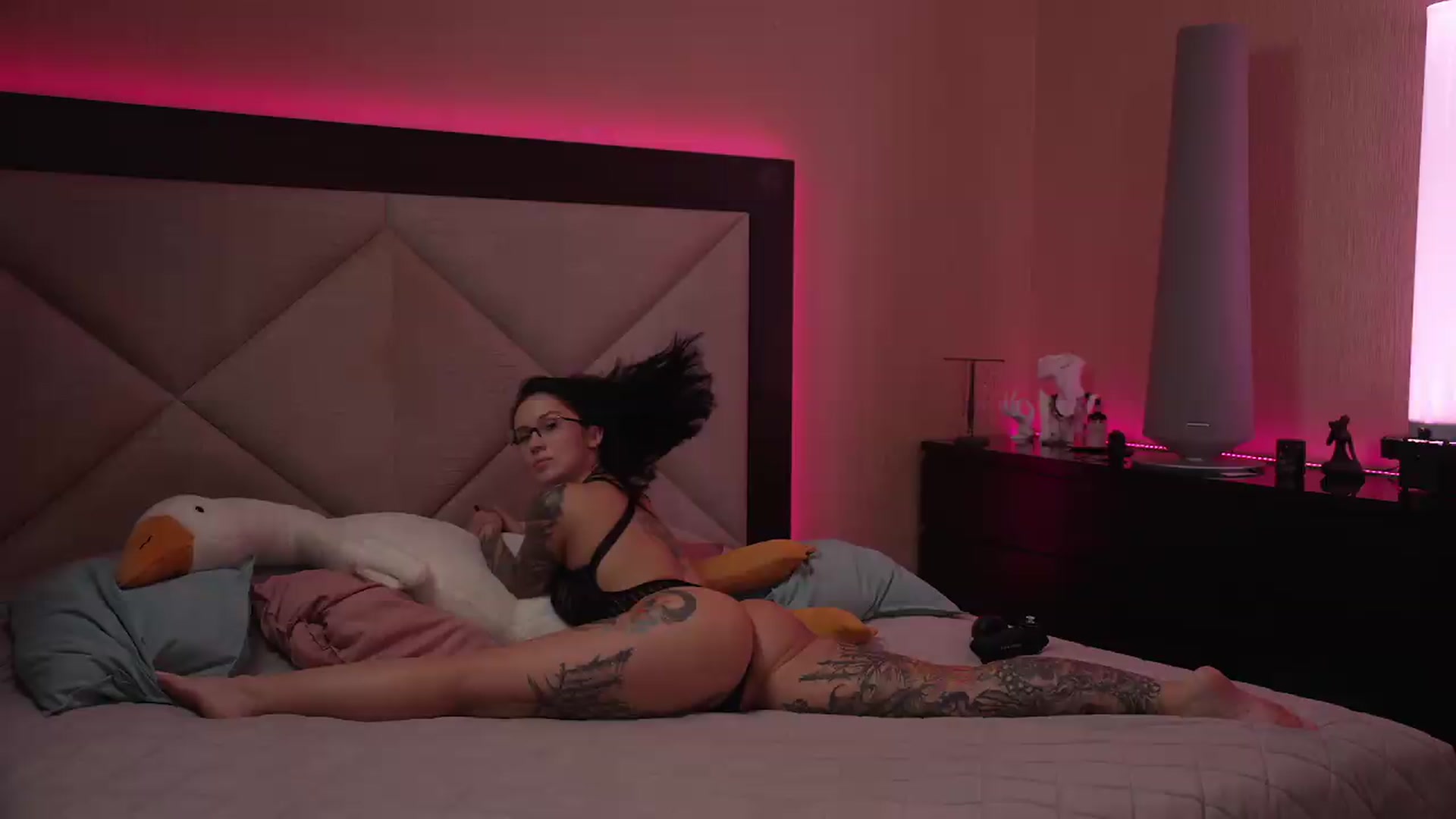 Gallery image thumbnail from GoGoDr3am's myfreecams stream on, 05/05/2026, 24:29 image 11 of 20