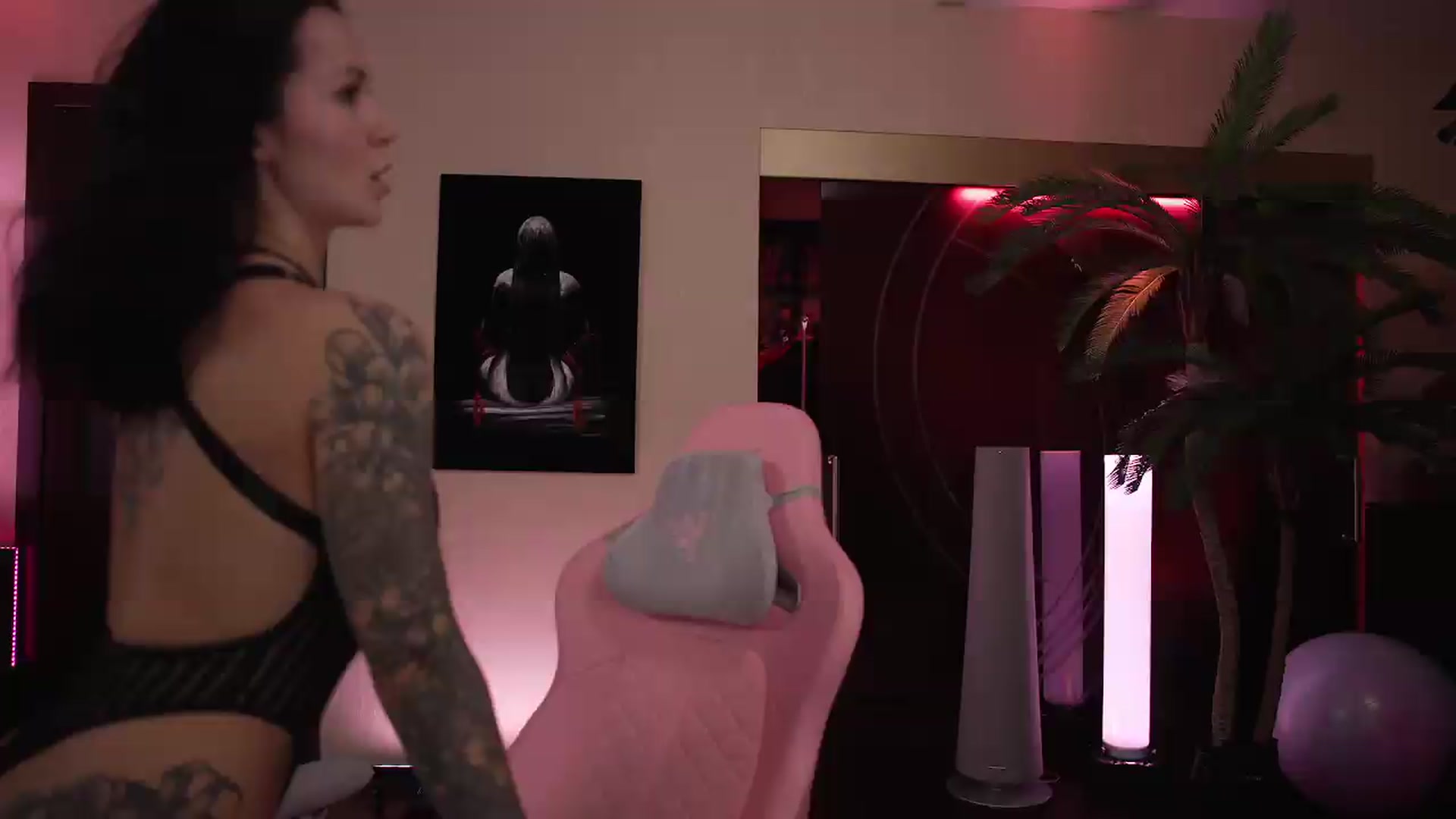 Gallery image thumbnail from GoGoDr3am's myfreecams stream on, 05/05/2026, 24:29 image 15 of 20
