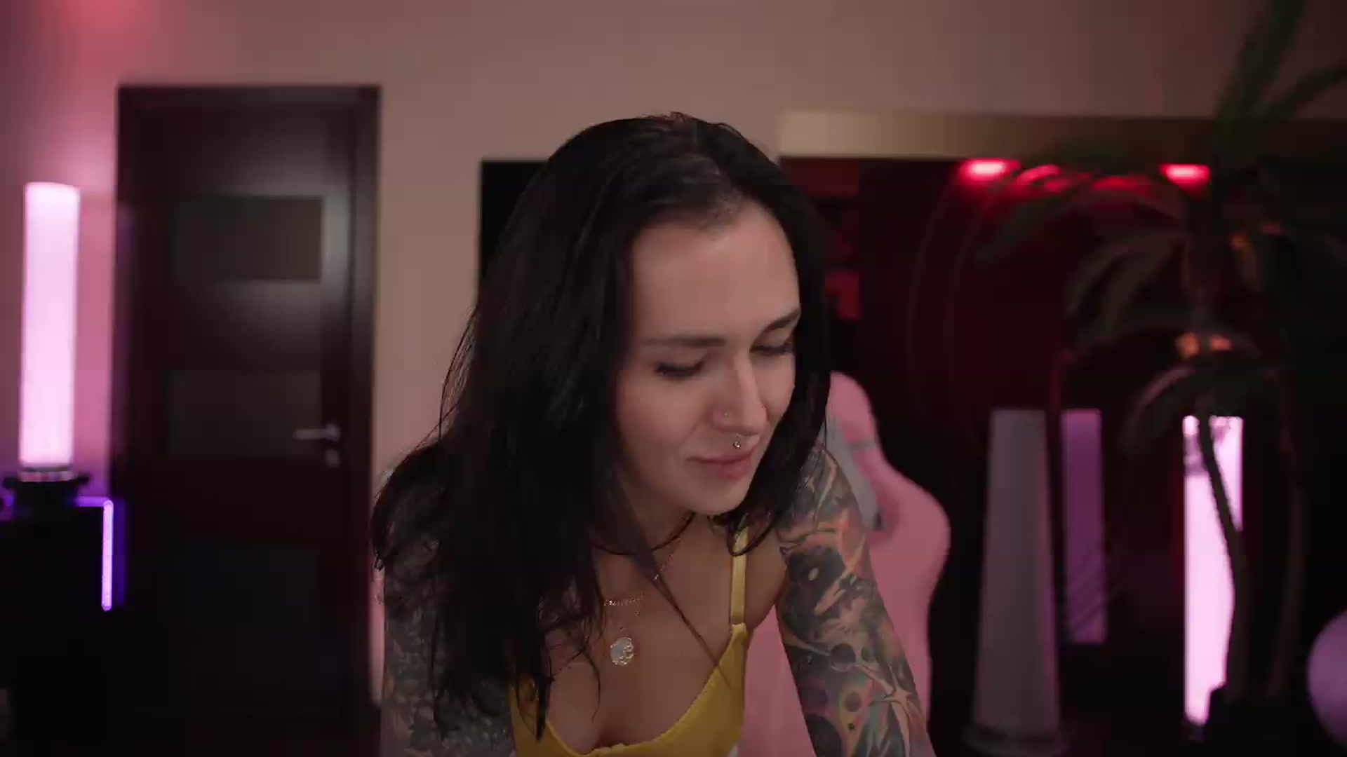 Gallery image thumbnail from GoGoDr3am's myfreecams stream on, 05/13/2026, 23:24 image 12 of 20