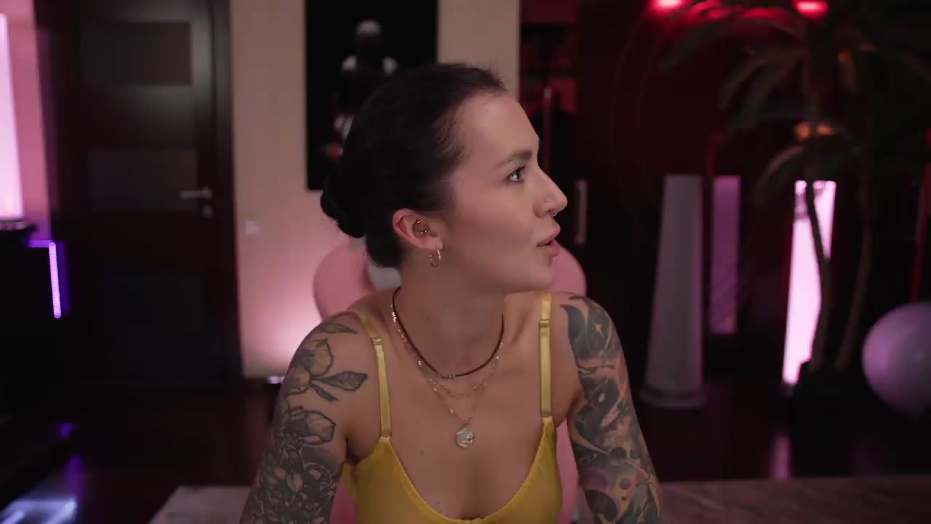 Gallery image thumbnail from GoGoDr3am's myfreecams stream on, 05/14/2026, 24:39 image 1 of 20