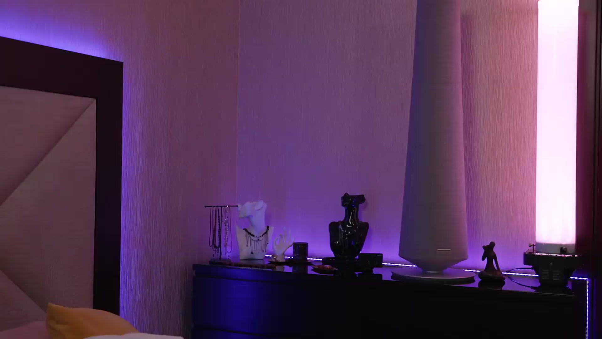 Gallery image thumbnail from GoGoDr3am's myfreecams stream on, 05/27/2026, 24:01 image 11 of 20