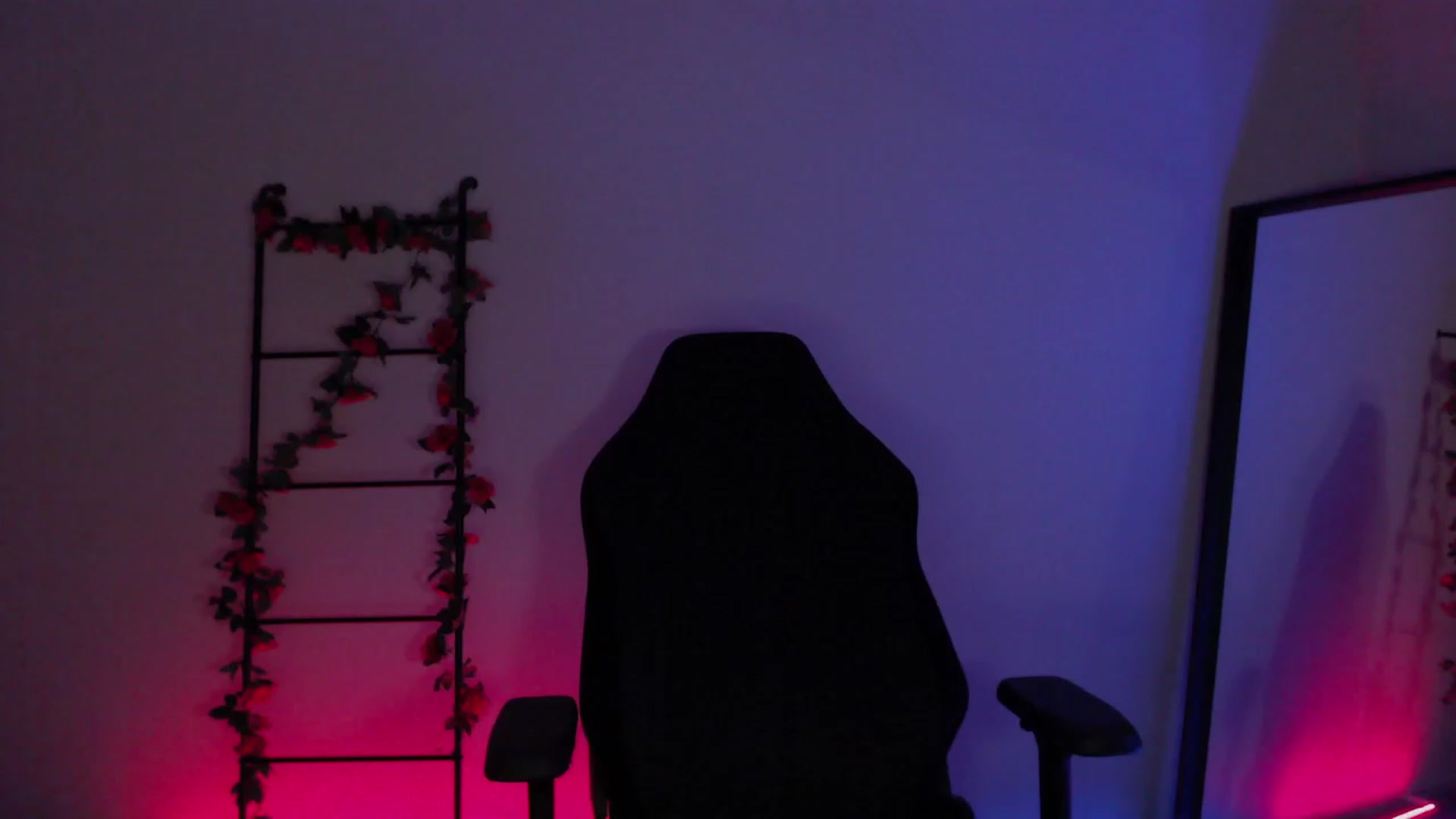 Gallery image thumbnail from GobIina's myfreecams stream on, 12/05/2022, 05:07 image 2 of 20