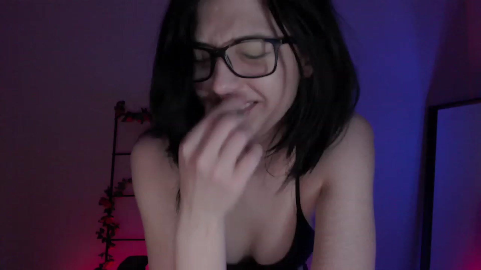 Gallery image thumbnail from GobIina's myfreecams stream on, 12/05/2022, 05:40 image 11 of 20