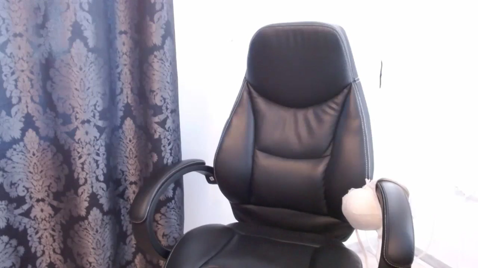 Gallery image thumbnail from GoddesAlesia's myfreecams stream on, 10/19/2024, 08:32 image 3 of 20