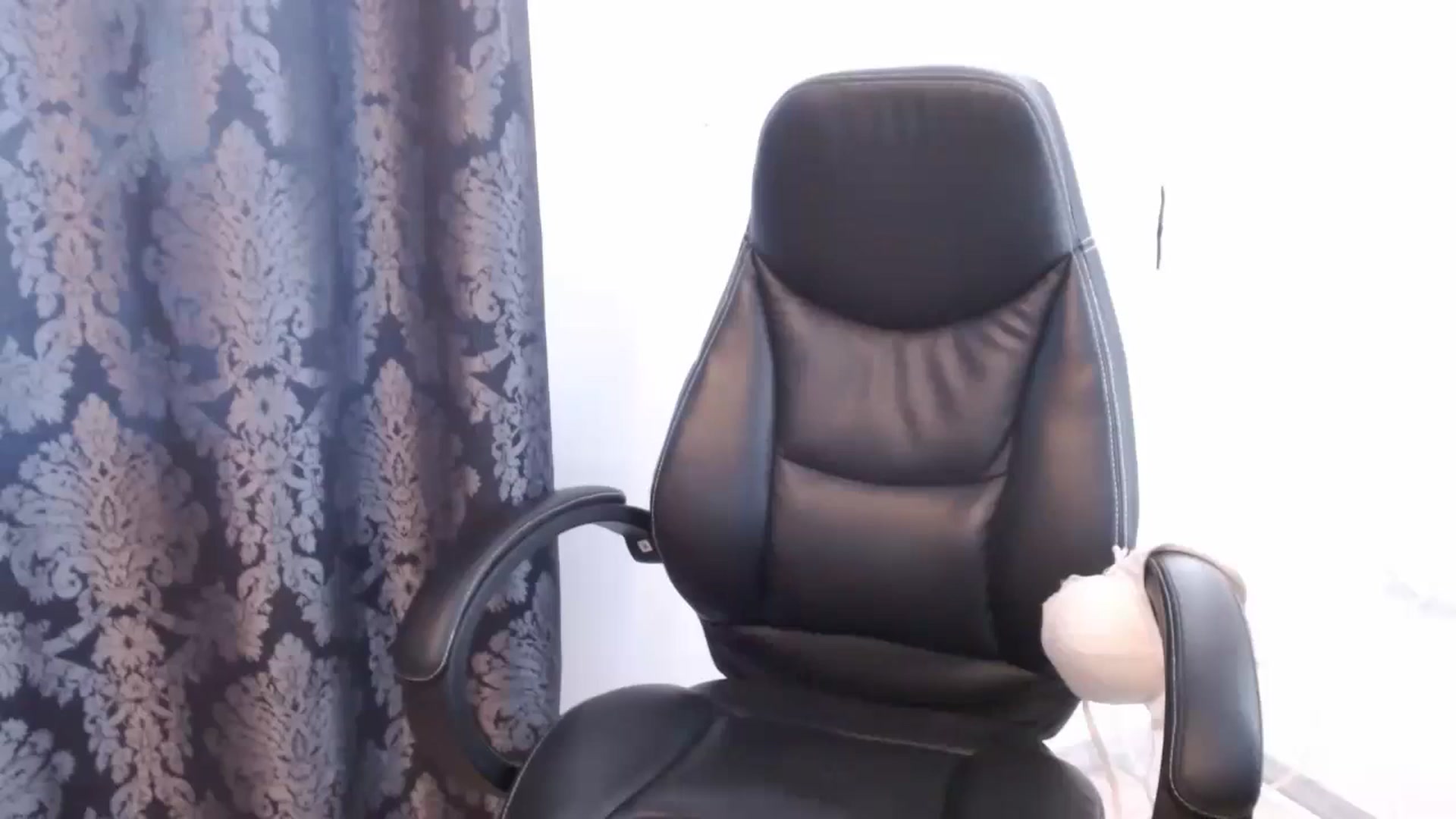 Gallery image thumbnail from GoddesAlesia's myfreecams stream on, 10/19/2024, 08:32 image 4 of 20