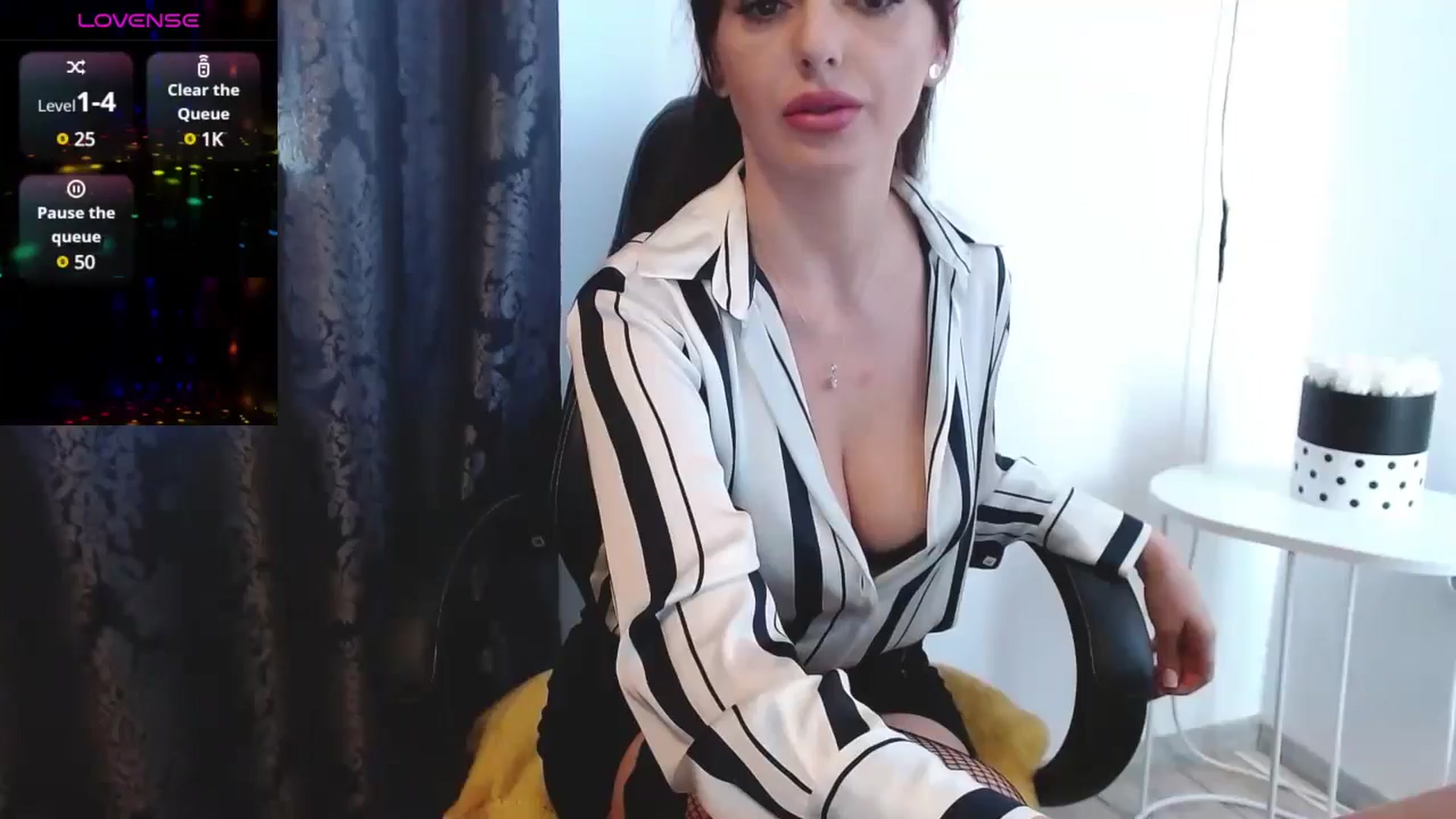 Gallery image thumbnail from GoddesAlesia's myfreecams stream on, 10/24/2024, 08:18 image 18 of 20
