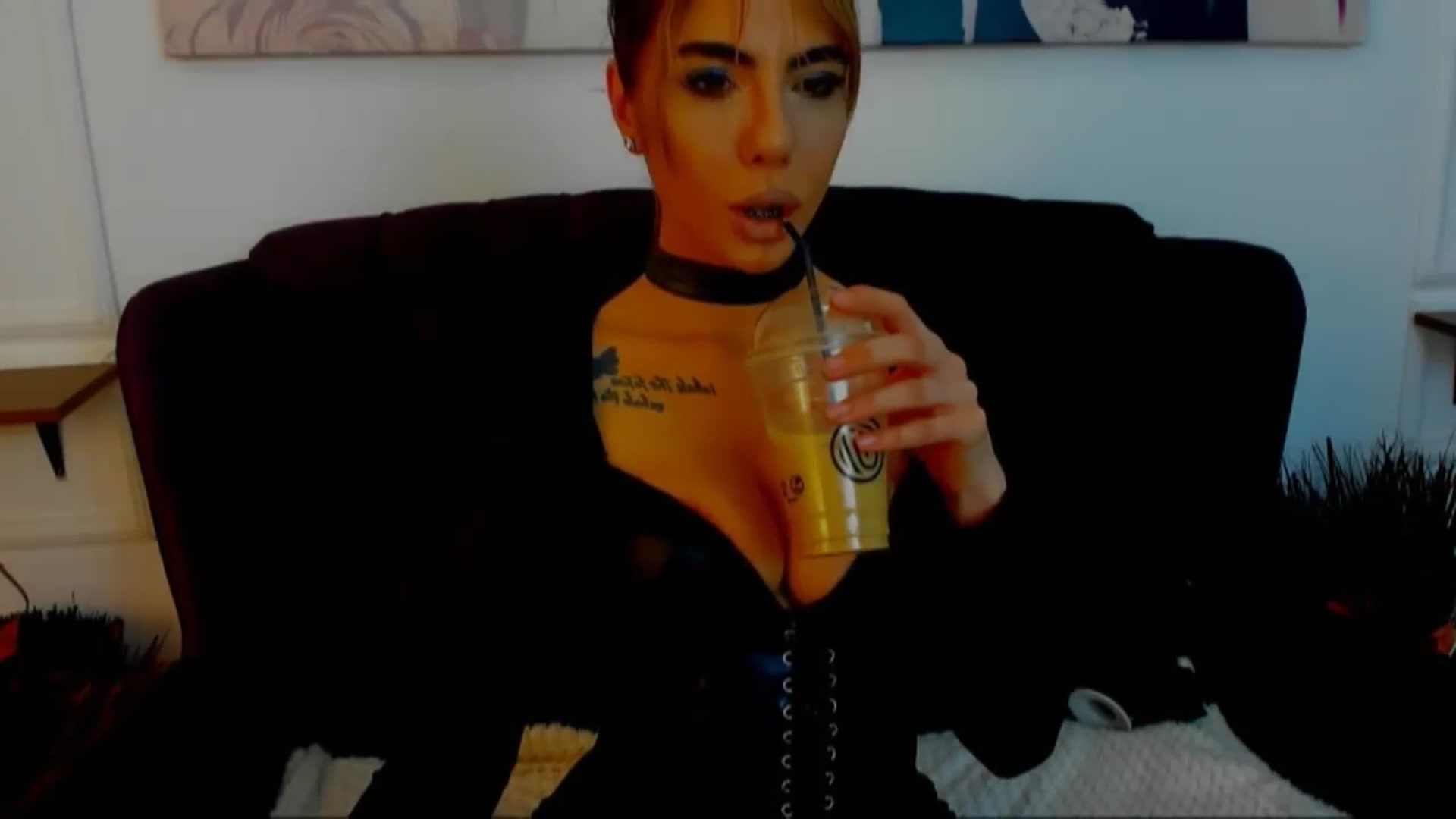 Gallery image thumbnail from GoddesFreya's myfreecams stream on, 04/29/2024, 14:38 image 17 of 20