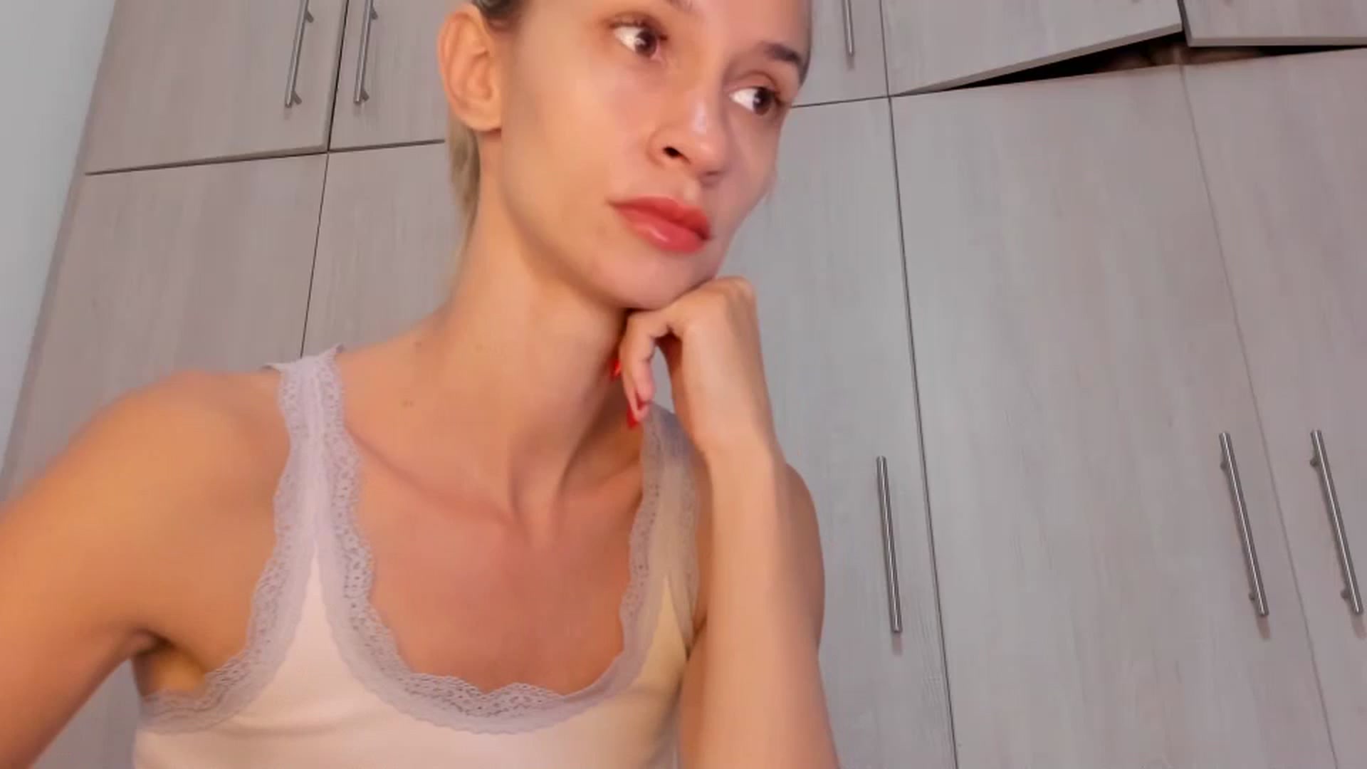 Gallery image thumbnail from GoddesSophie's myfreecams stream on, 10/29/2024, 10:19 image 1 of 20
