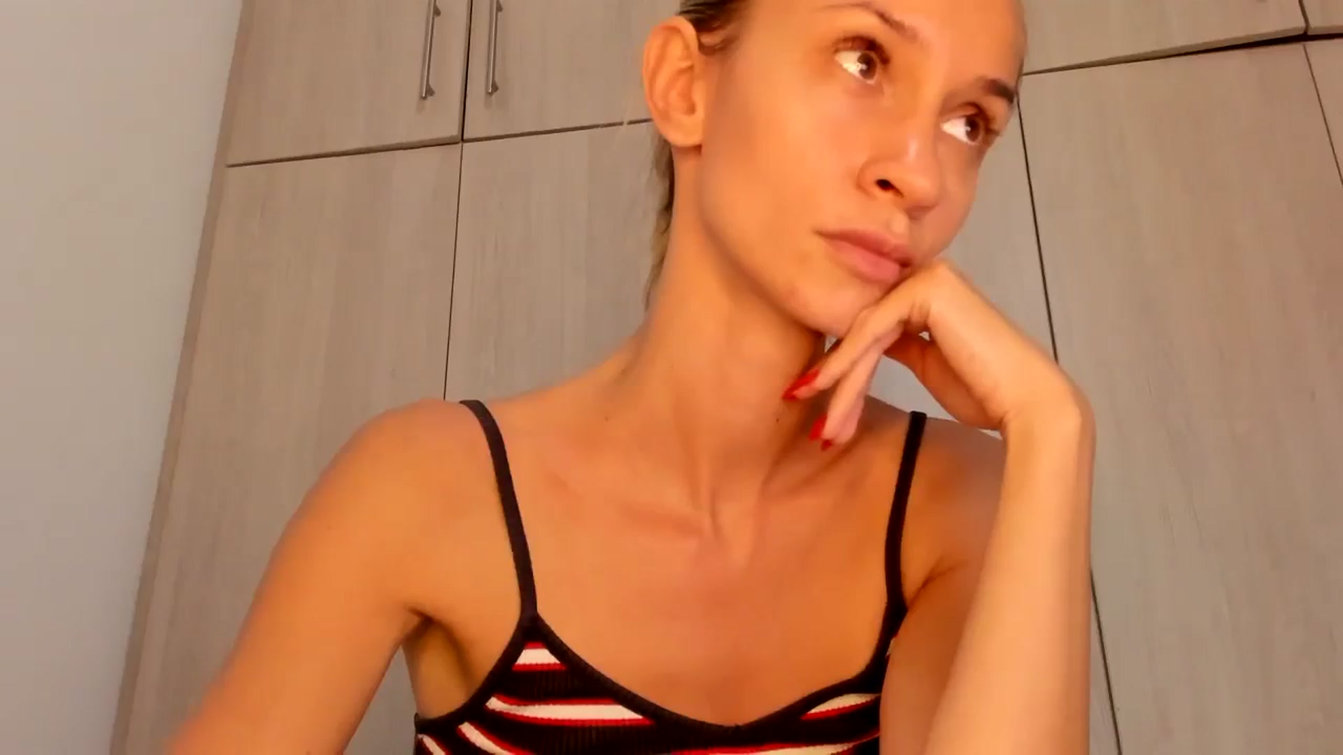 Gallery image thumbnail from GoddesSophie's myfreecams stream on, 10/30/2024, 12:39 image 16 of 20