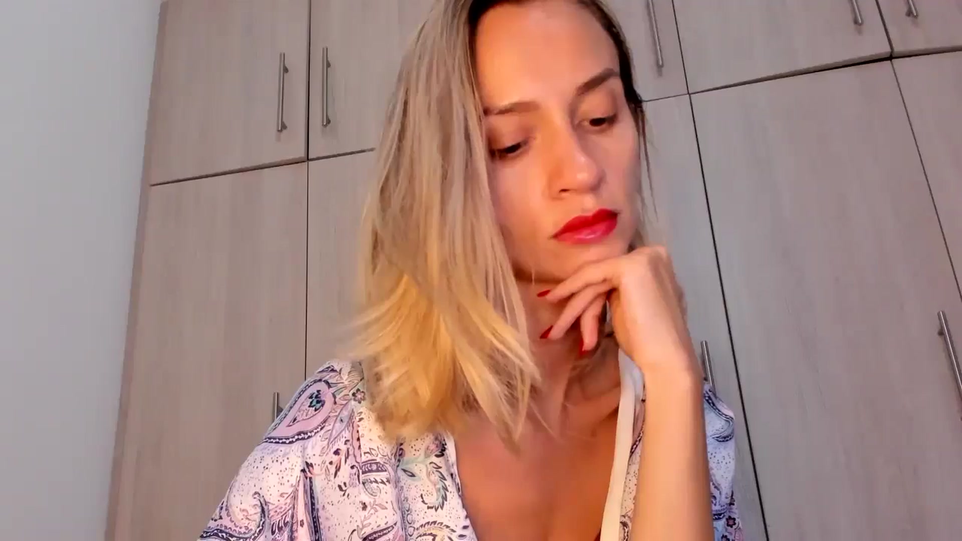 Gallery image thumbnail from GoddesSophie's myfreecams stream on, 11/06/2024, 19:12 image 18 of 20