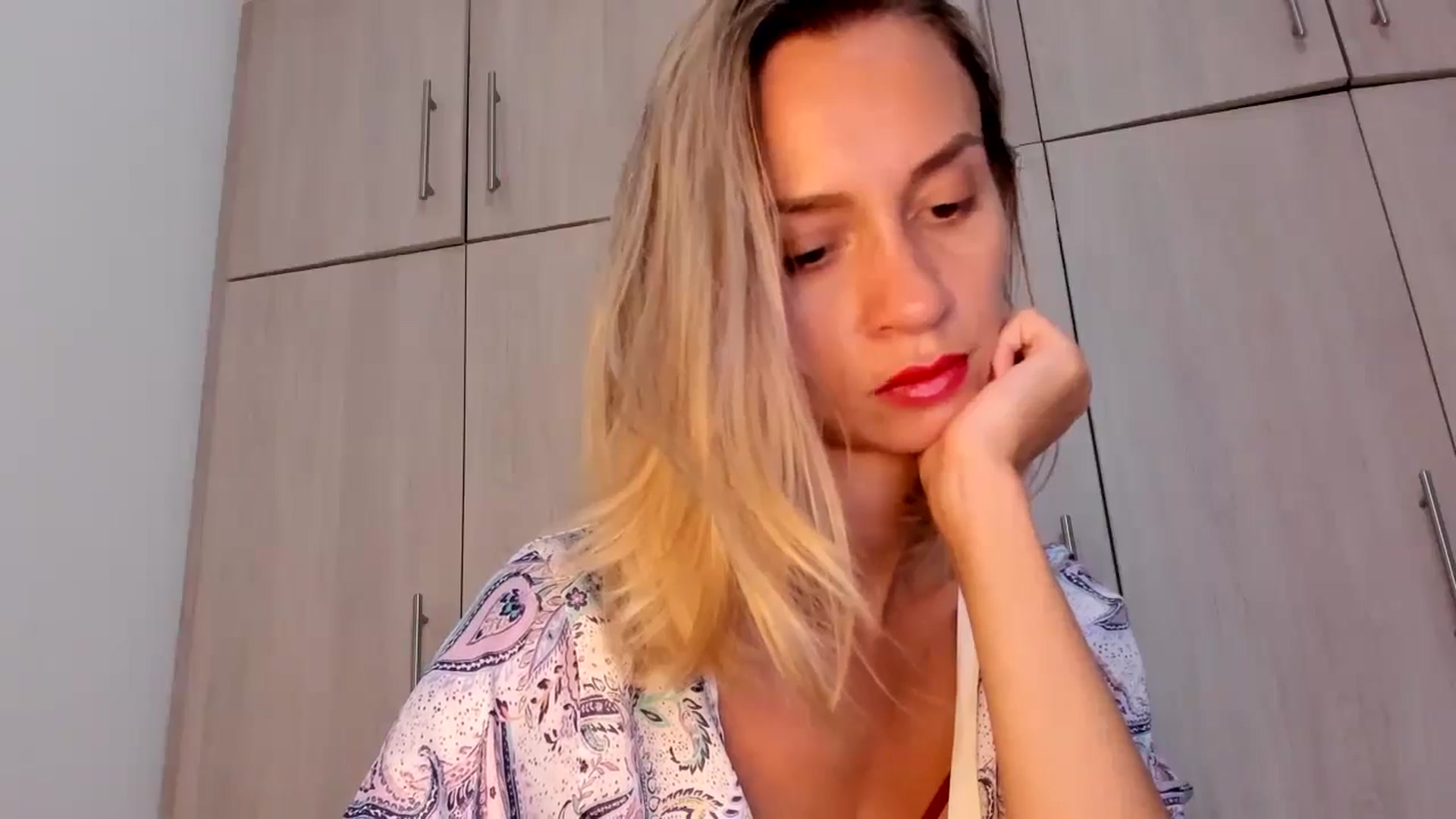 Gallery image thumbnail from GoddesSophie's myfreecams stream on, 11/06/2024, 19:12 image 19 of 20