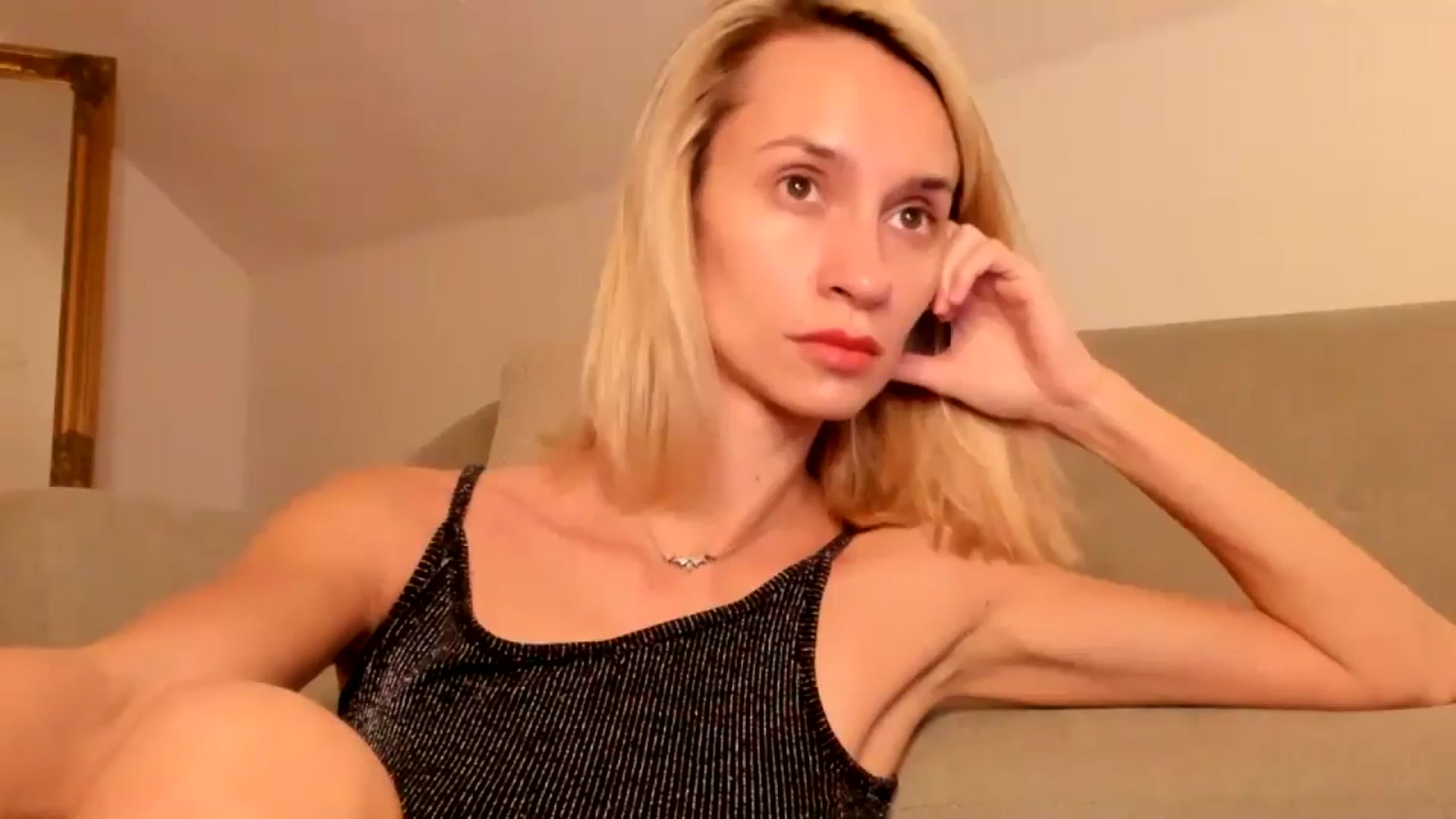 Gallery image thumbnail from GoddesSophie's myfreecams stream on, 12/19/2024, 18:11 image 9 of 20