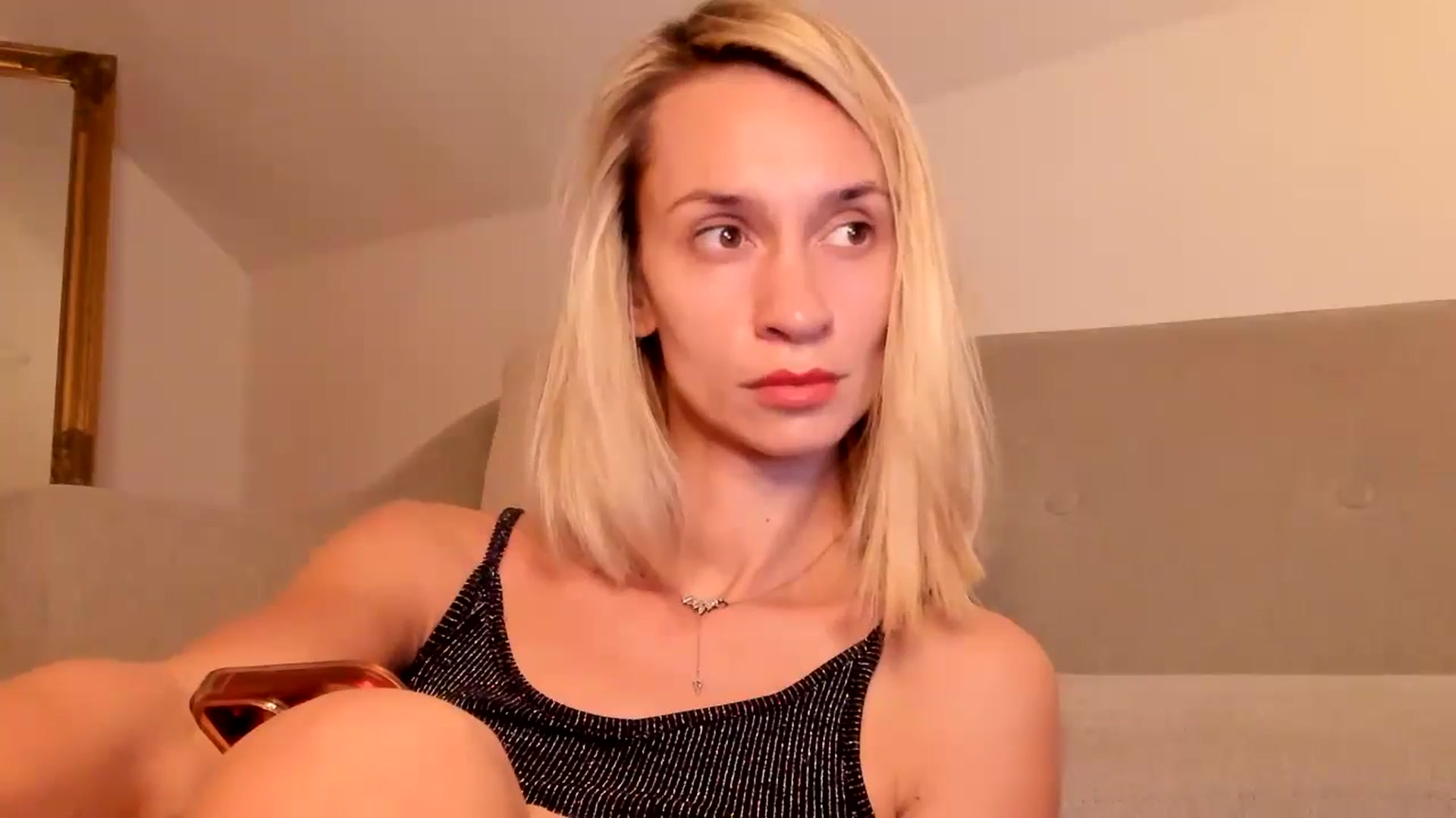 Gallery image thumbnail from GoddesSophie's myfreecams stream on, 12/19/2024, 18:11 image 11 of 20
