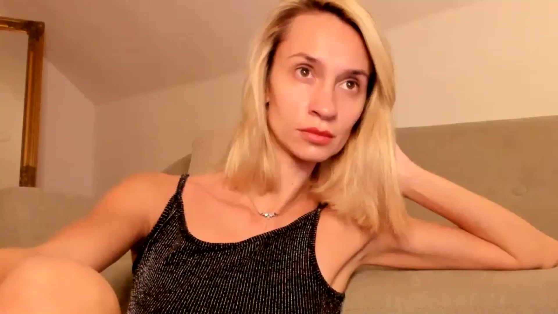 Gallery image thumbnail from GoddesSophie's myfreecams stream on, 12/19/2024, 18:11 image 8 of 20