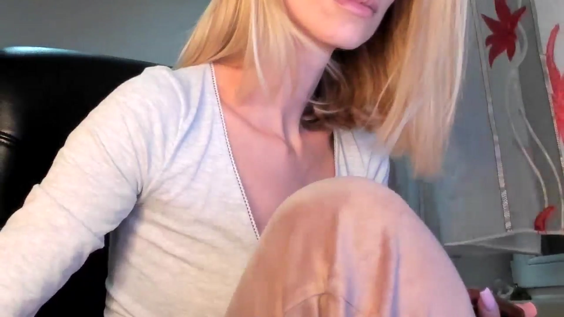 Gallery image thumbnail from GoddesSophie's myfreecams stream on, 03/15/2025, 21:38 image 4 of 20