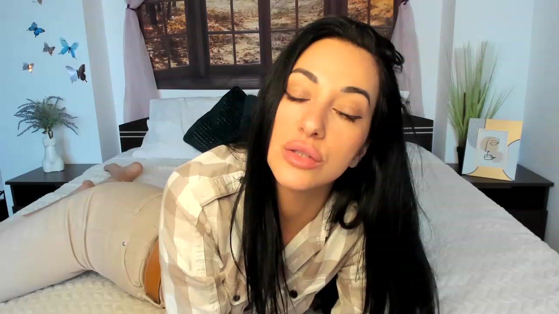 Gallery image thumbnail from GoddesSophy's myfreecams stream on, 06/07/2023, 16:45 image 11 of 20