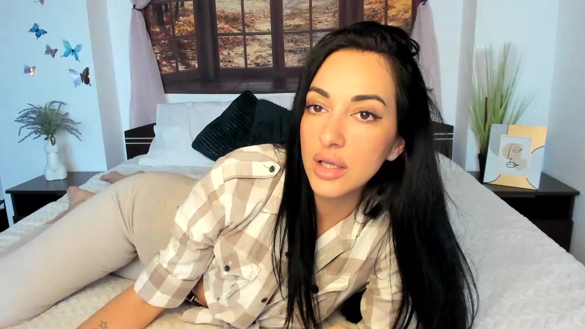 Gallery image thumbnail from GoddesSophy's myfreecams stream on, 06/07/2023, 16:45 image 12 of 20