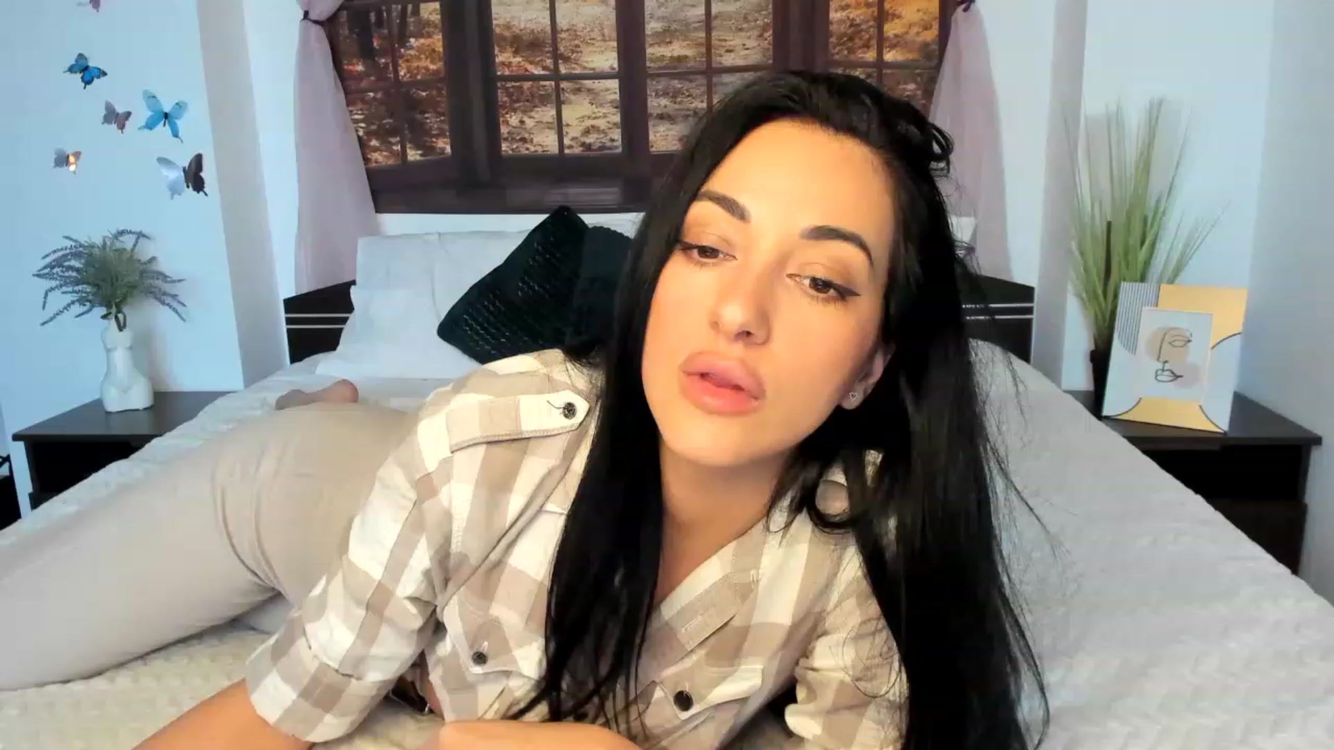 Gallery image thumbnail from GoddesSophy's myfreecams stream on, 06/07/2023, 16:45 image 10 of 20