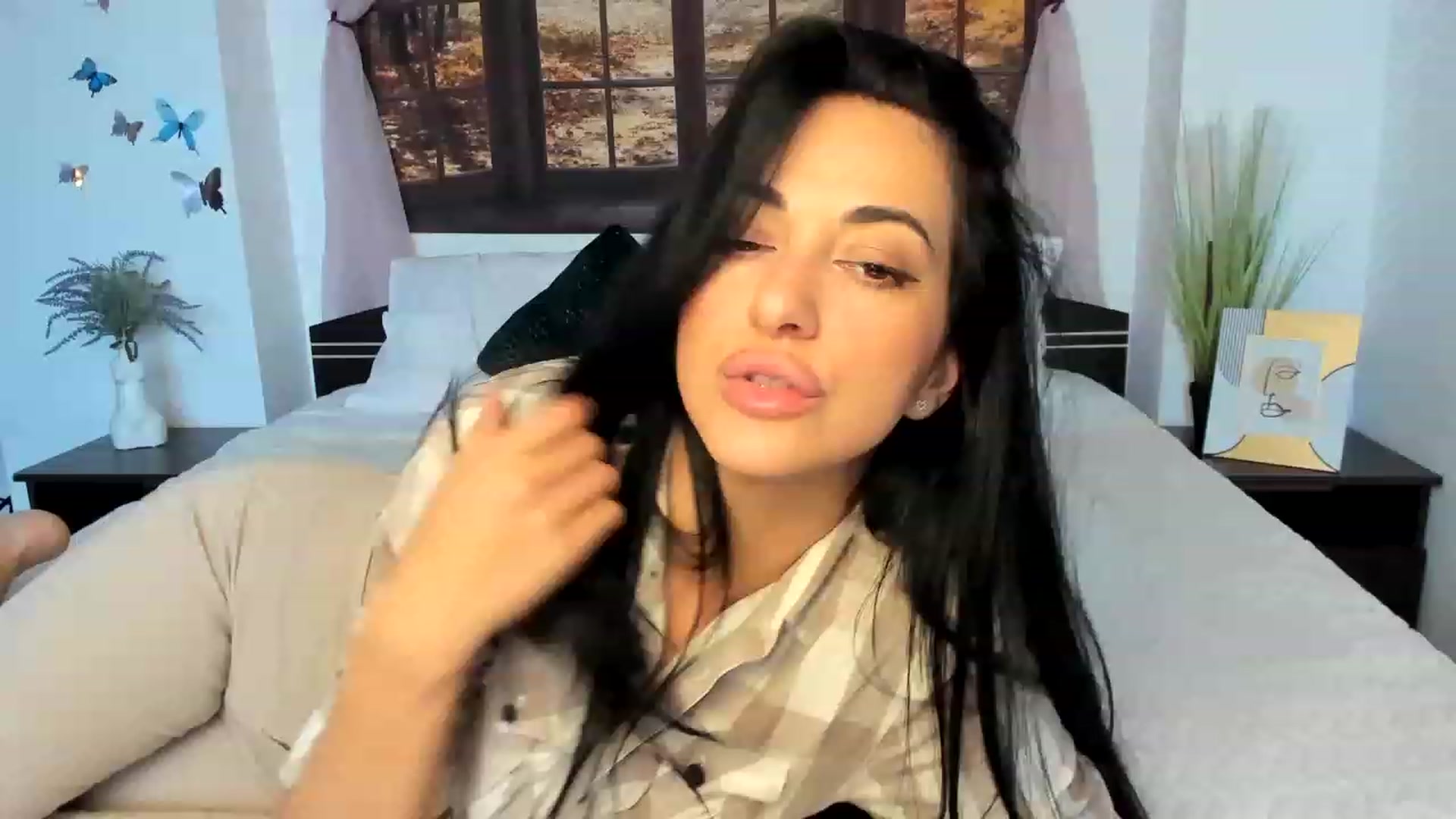 Gallery image thumbnail from GoddesSophy's myfreecams stream on, 06/07/2023, 16:45 image 2 of 20
