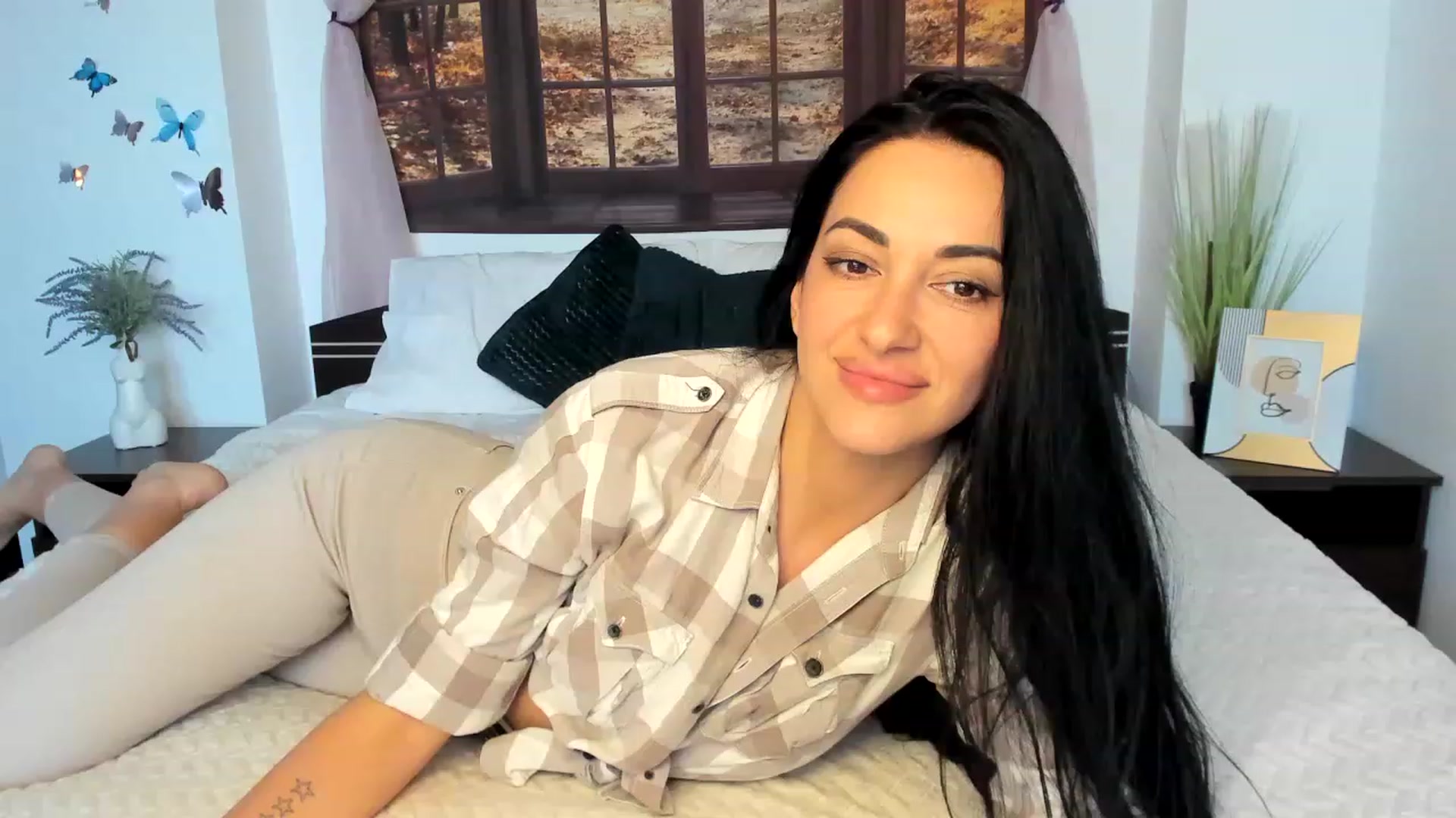Gallery image thumbnail from GoddesSophy's myfreecams stream on, 06/07/2023, 16:45 image 16 of 20