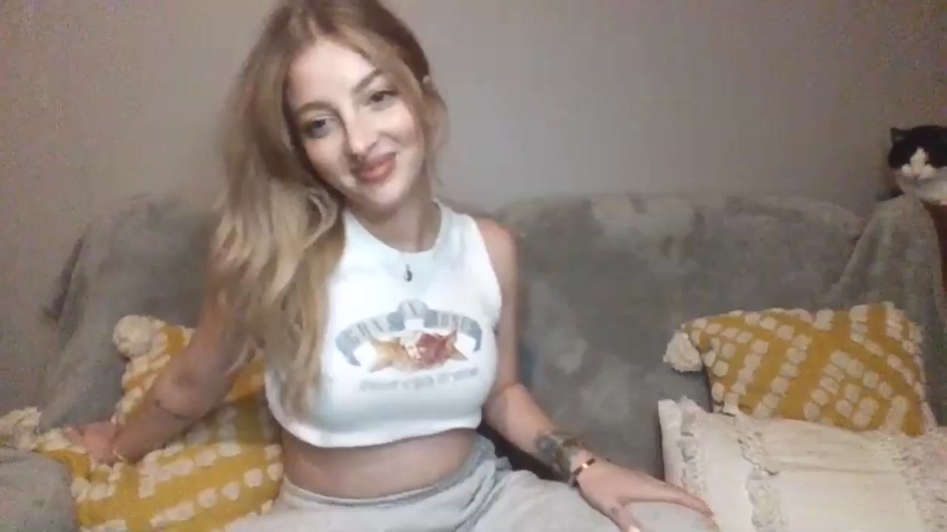 Gallery image thumbnail from GoddessAbbyJo's myfreecams stream on, 04/25/2024, 08:40 image 13 of 20