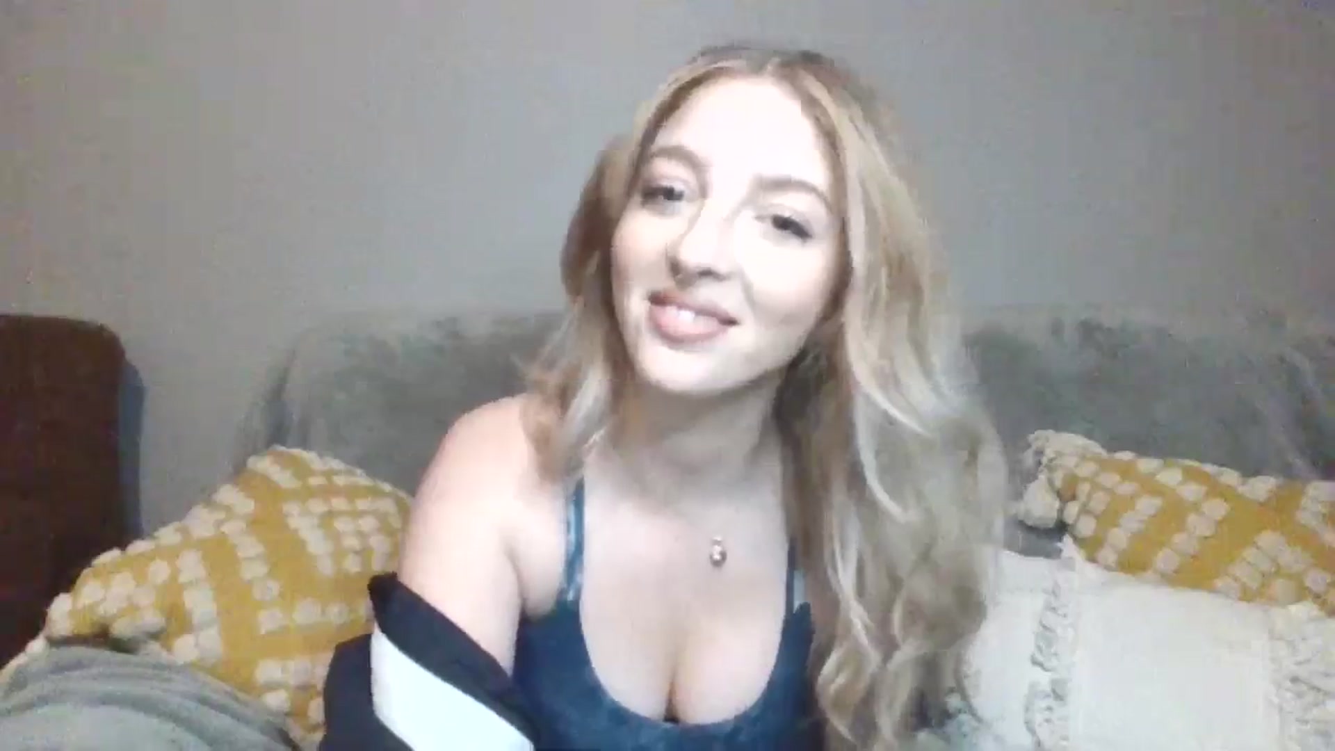 Gallery image thumbnail from GoddessAbbyJo's myfreecams stream on, 04/26/2024, 10:26 image 2 of 20