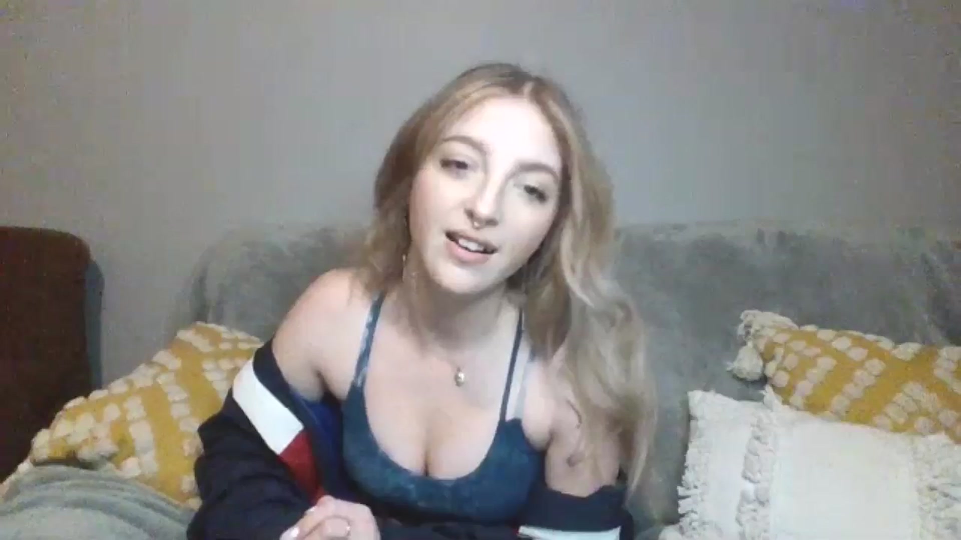 Gallery image thumbnail from GoddessAbbyJo's myfreecams stream on, 04/26/2024, 10:26 image 5 of 20