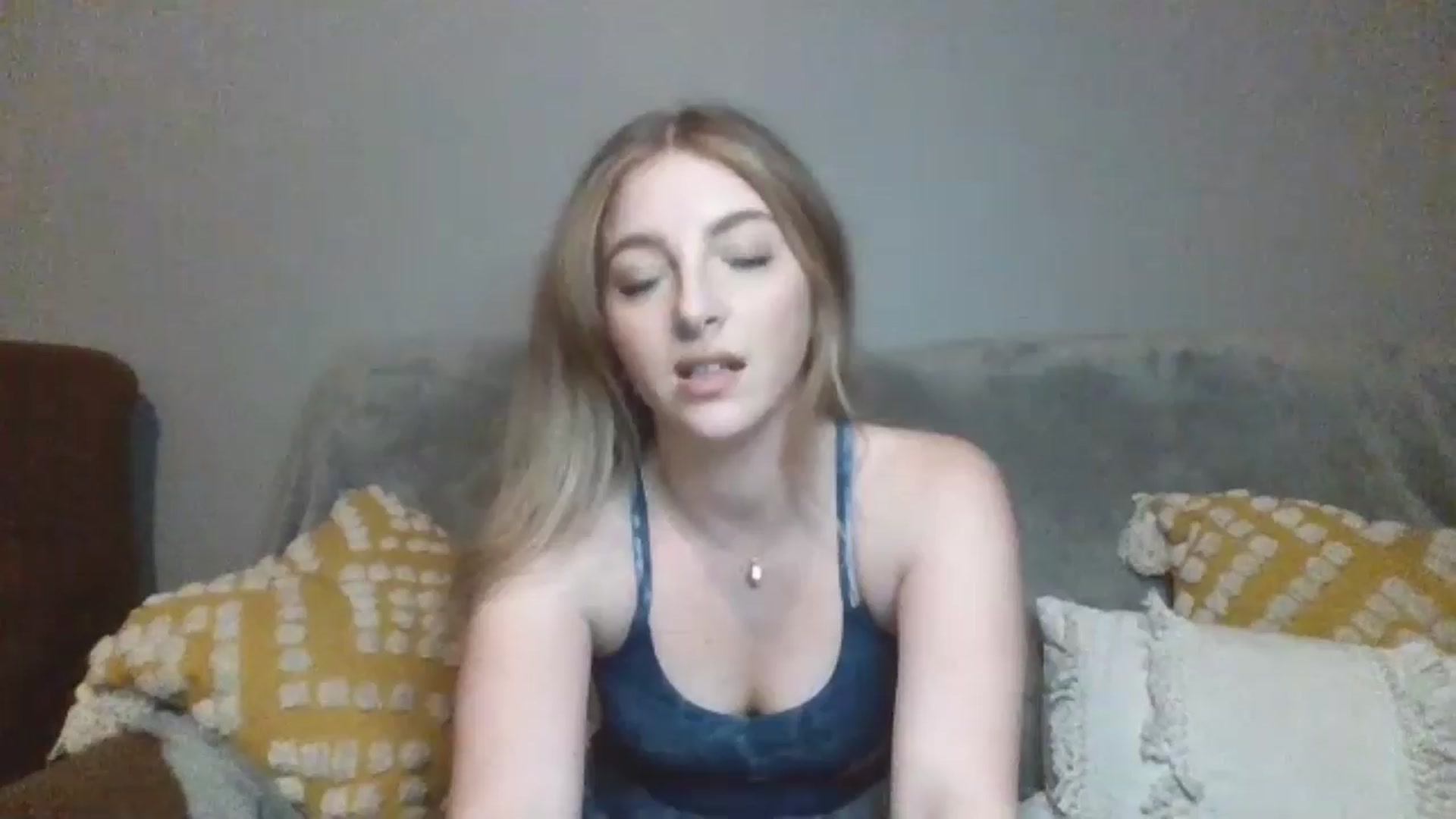 Gallery image thumbnail from GoddessAbbyJo's myfreecams stream on, 04/26/2024, 10:58 image 4 of 20