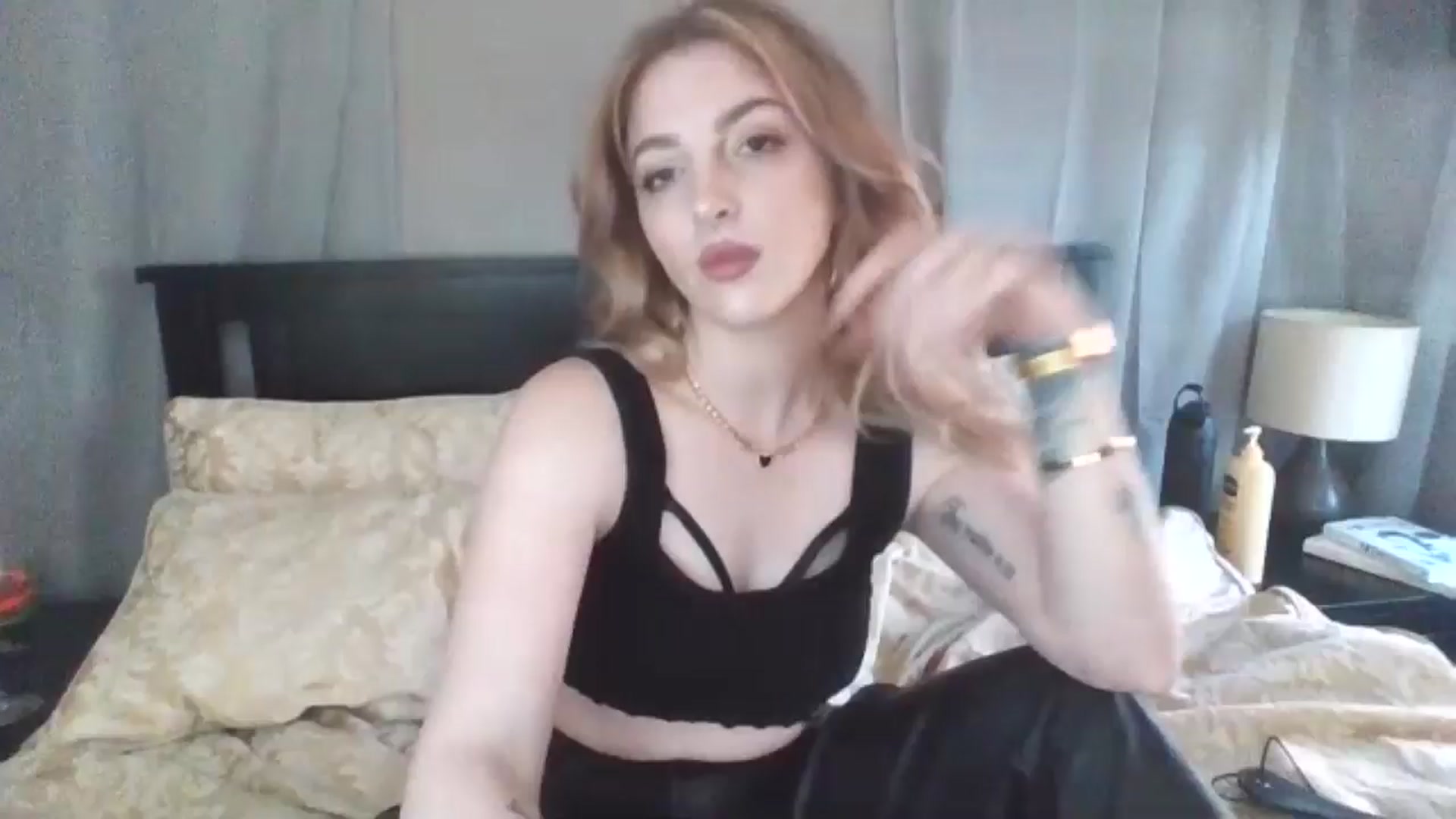 Gallery image thumbnail from GoddessAbbyJo's myfreecams stream on, 05/03/2024, 06:04 image 17 of 20
