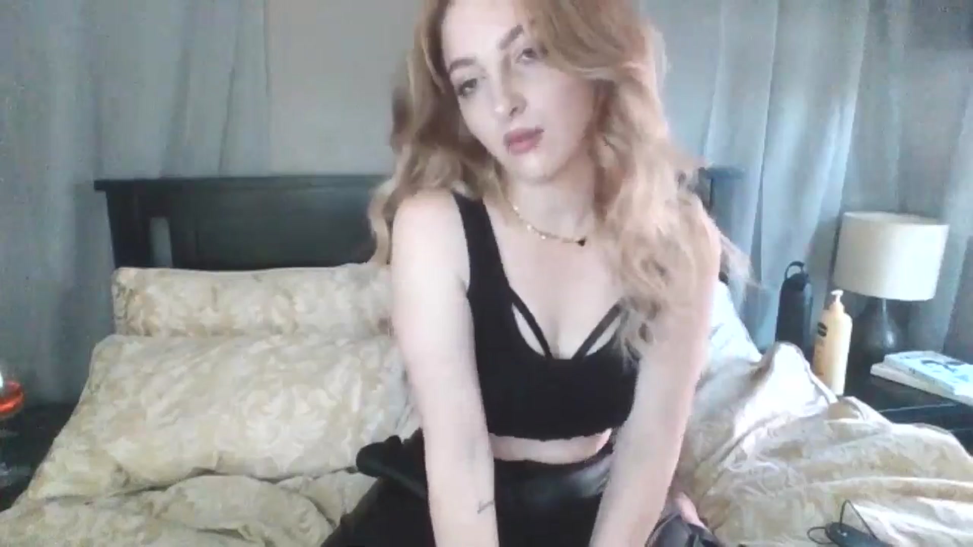 Gallery image thumbnail from GoddessAbbyJo's myfreecams stream on, 05/03/2024, 06:04 image 10 of 20