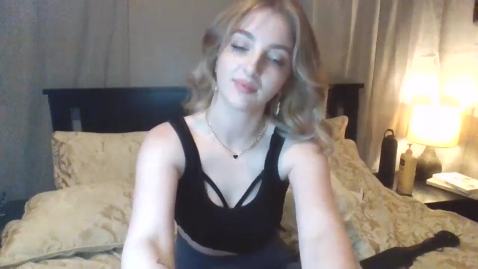 Gallery image thumbnail from GoddessAbbyJo's myfreecams stream on, 05/03/2024, 08:29 image 4 of 20