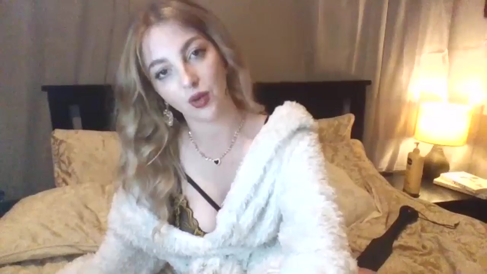 Gallery image thumbnail from GoddessAbbyJo's myfreecams stream on, 05/03/2024, 10:31 image 3 of 20