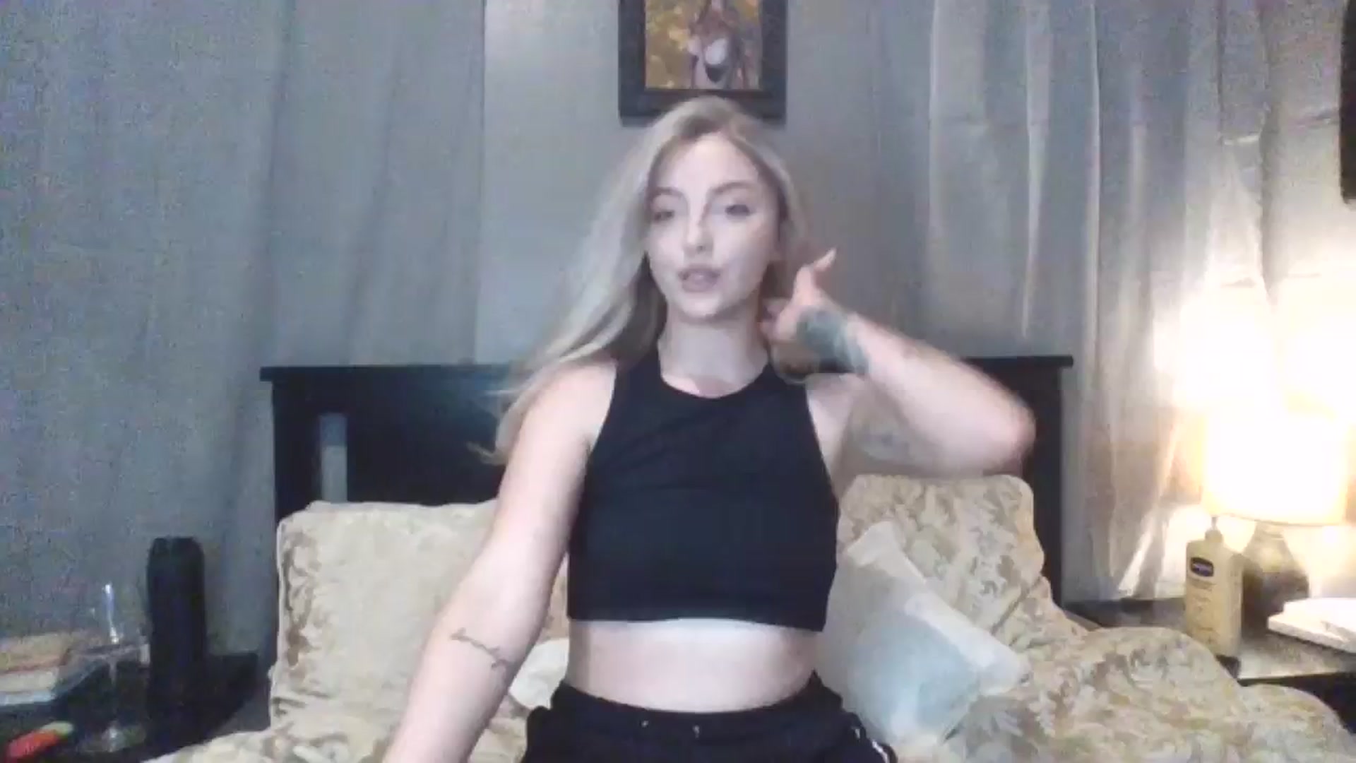 Gallery image thumbnail from GoddessAbbyJo's myfreecams stream on, 05/15/2024, 08:55 image 4 of 20