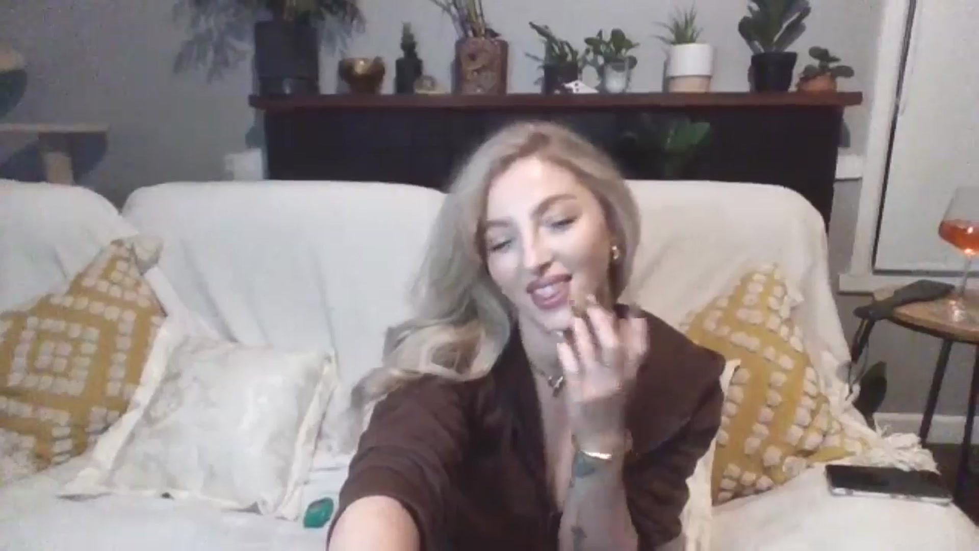 Gallery image thumbnail from GoddessAbbyJo's myfreecams stream on, 05/17/2024, 11:30 image 17 of 20
