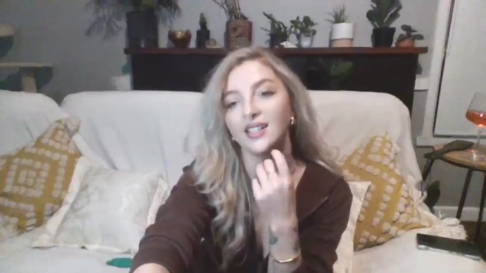Gallery image thumbnail from GoddessAbbyJo's myfreecams stream on, 05/17/2024, 11:30 image 12 of 20