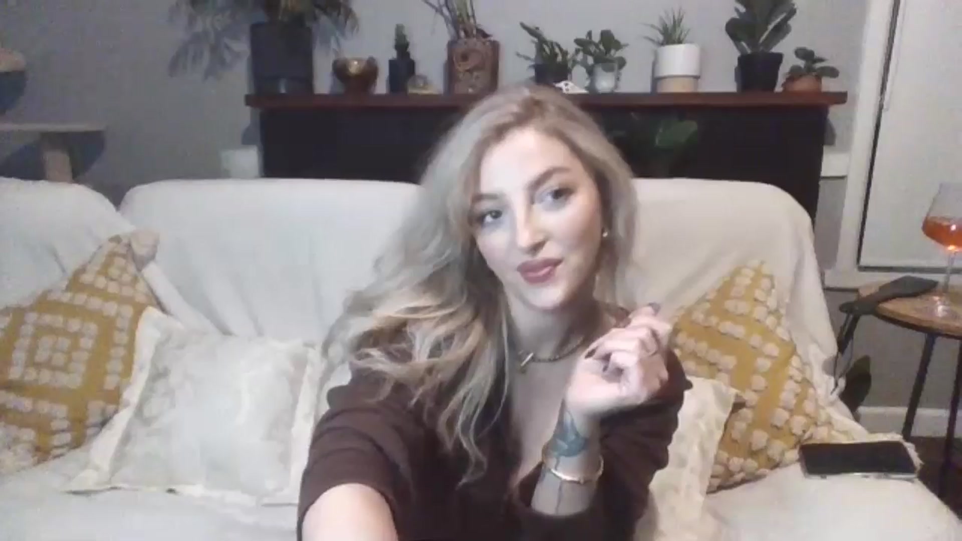 Gallery image thumbnail from GoddessAbbyJo's myfreecams stream on, 05/17/2024, 11:30 image 4 of 20