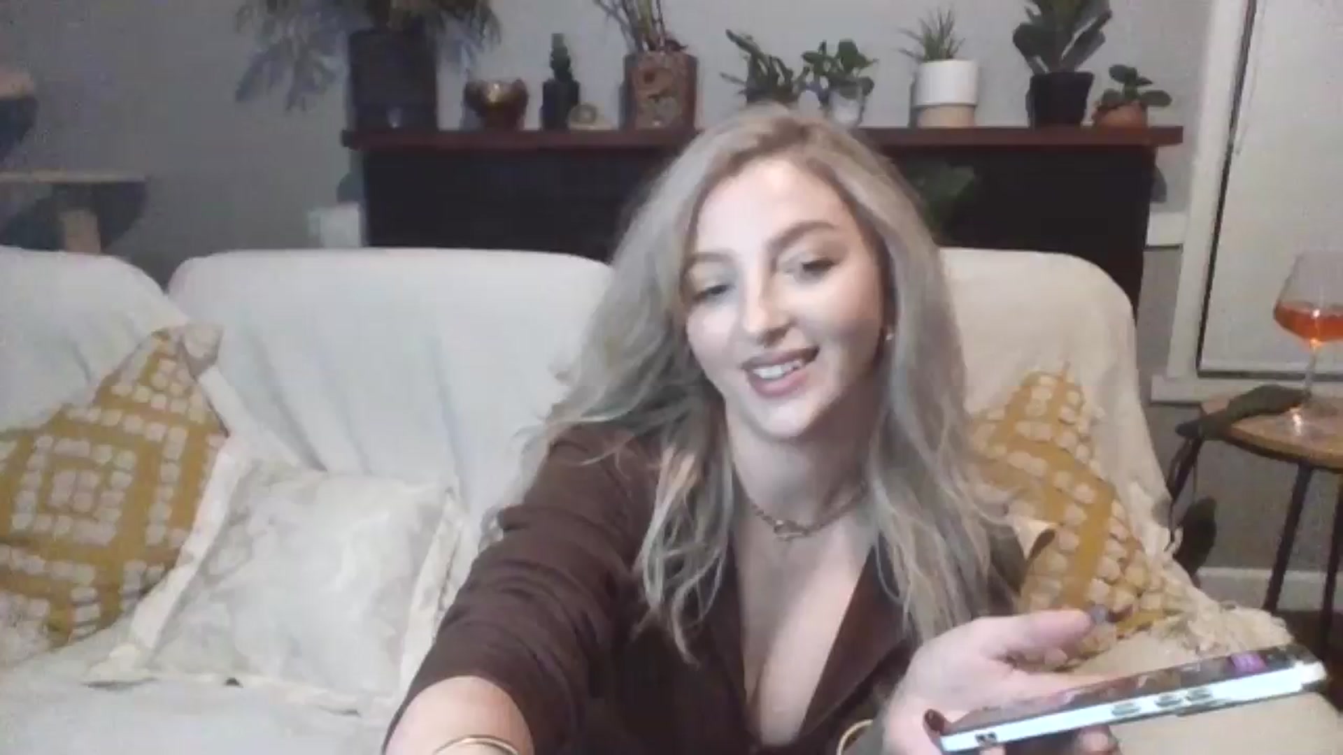 Gallery image thumbnail from GoddessAbbyJo's myfreecams stream on, 05/17/2024, 12:36 image 1 of 20