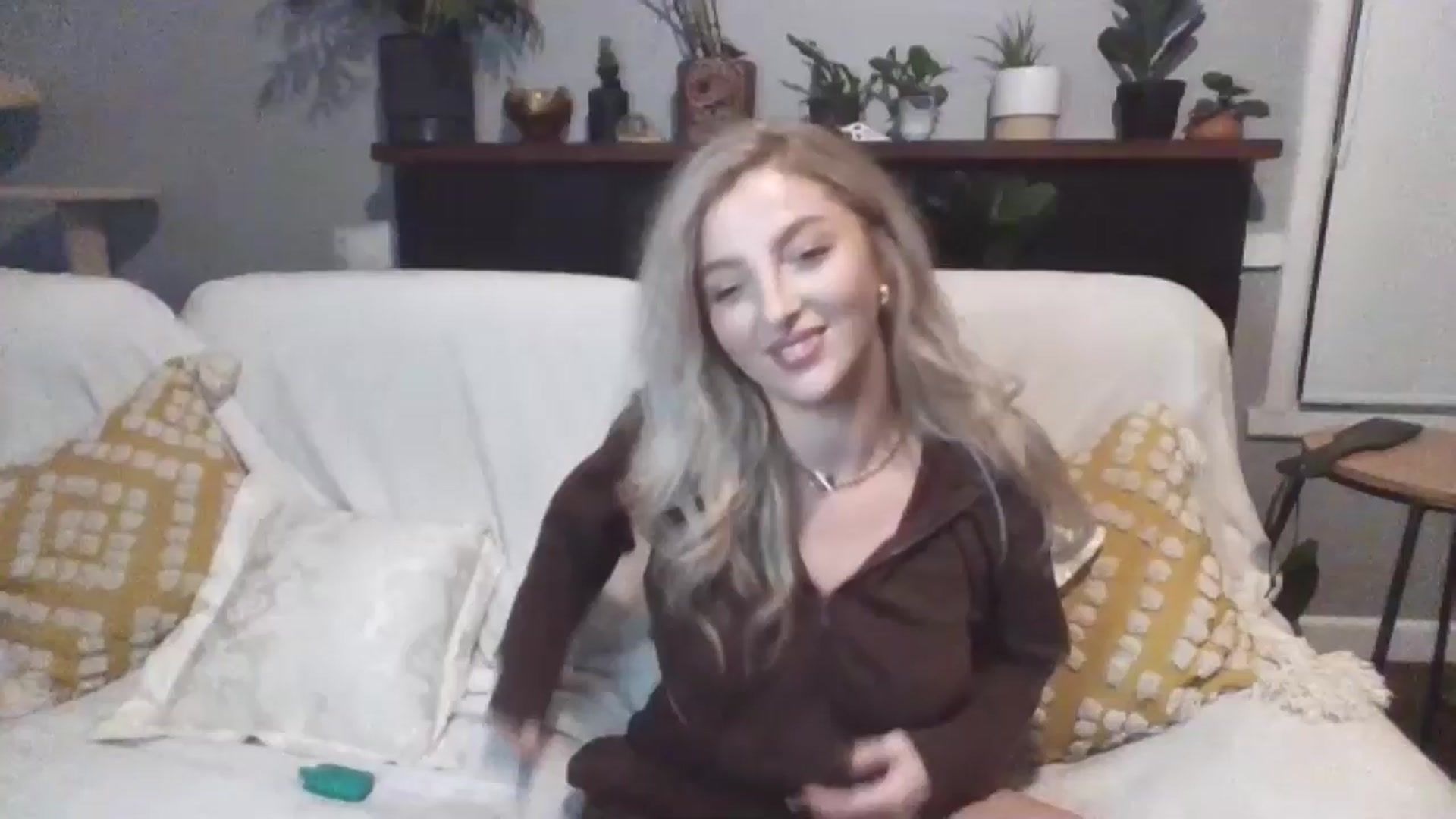 Gallery image thumbnail from GoddessAbbyJo's myfreecams stream on, 05/17/2024, 12:36 image 8 of 20