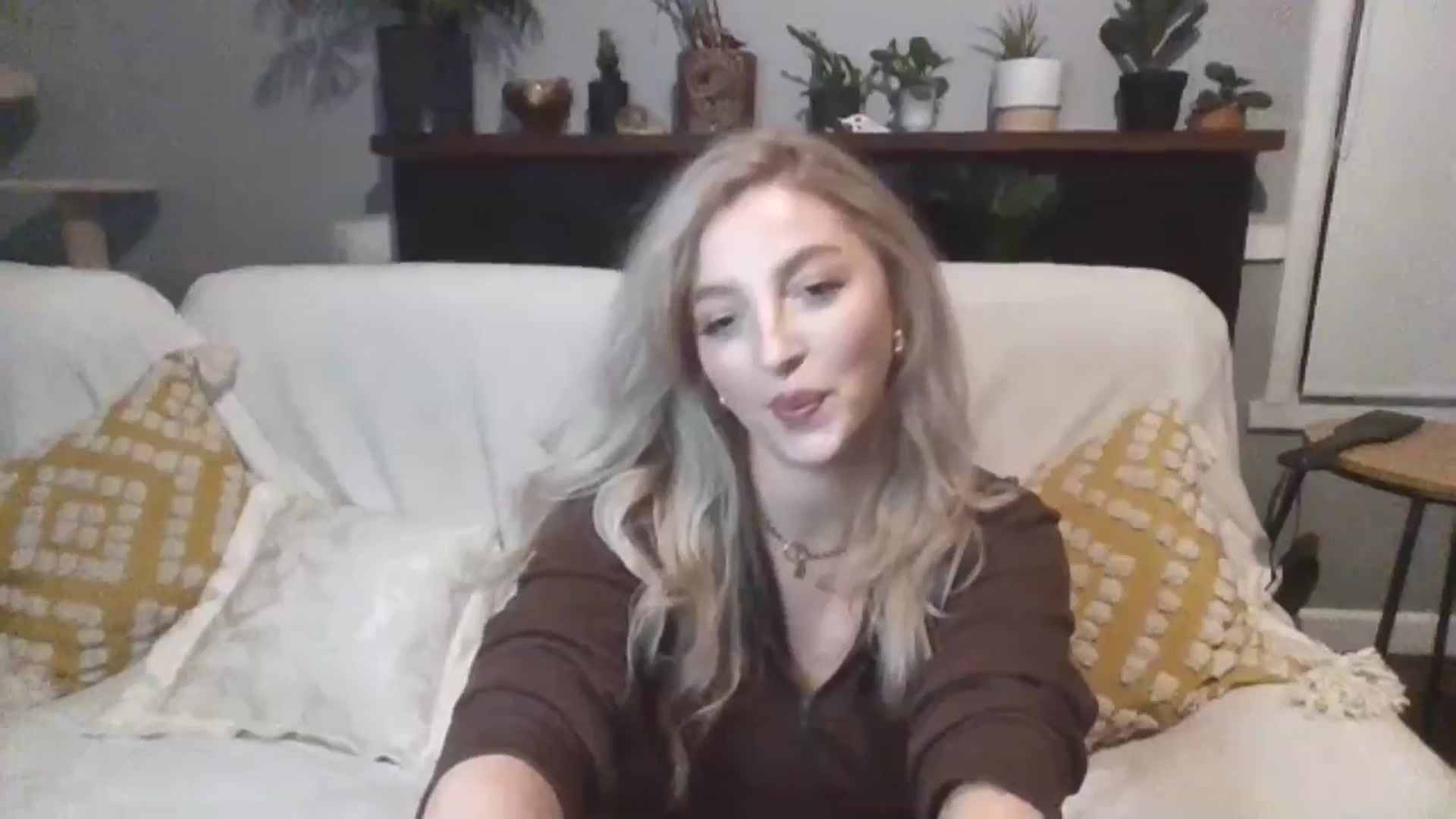 Gallery image thumbnail from GoddessAbbyJo's myfreecams stream on, 05/17/2024, 12:36 image 12 of 20