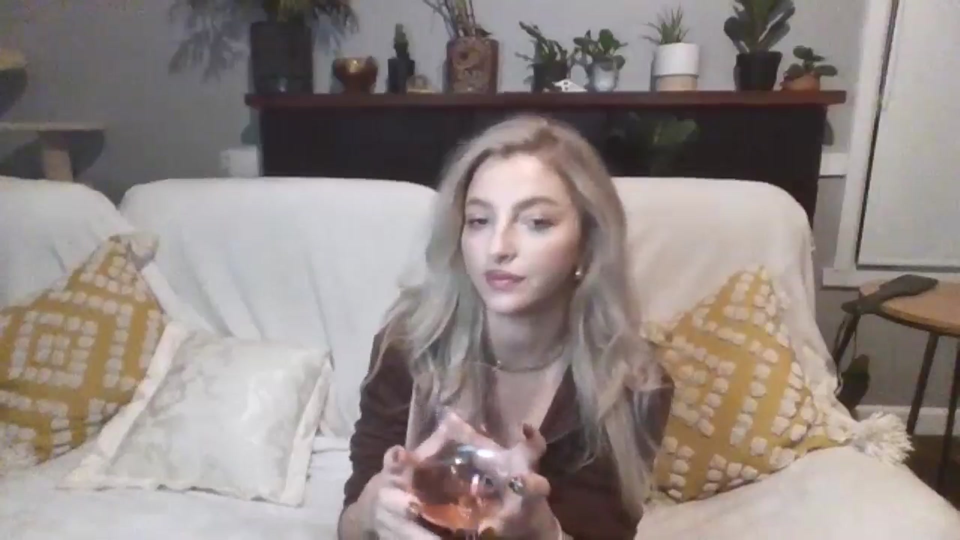 Gallery image thumbnail from GoddessAbbyJo's myfreecams stream on, 05/17/2024, 12:36 image 16 of 20