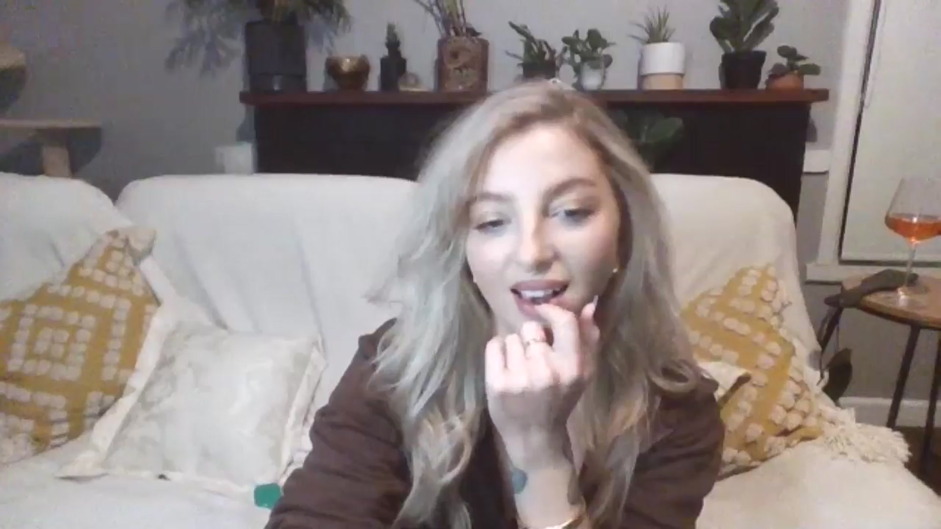Gallery image thumbnail from GoddessAbbyJo's myfreecams stream on, 05/17/2024, 12:36 image 5 of 20