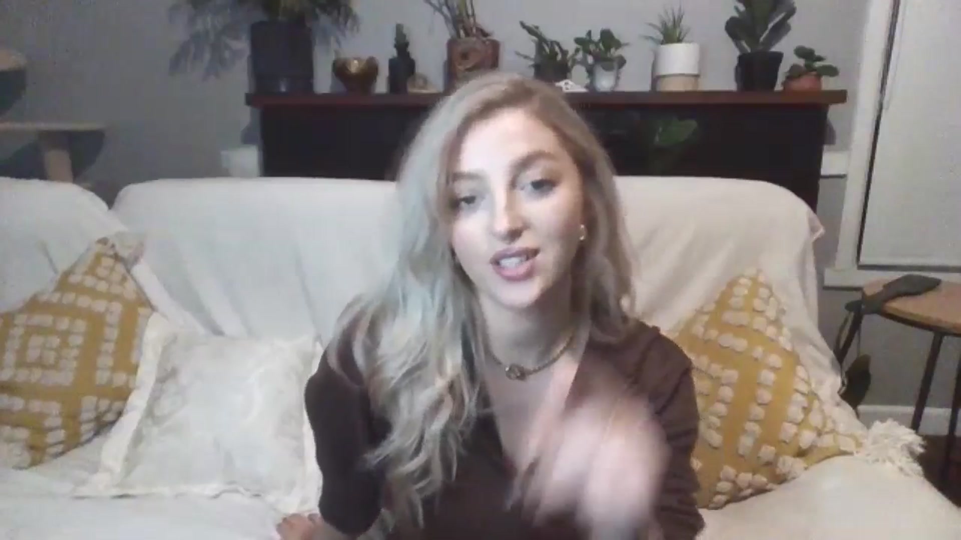 Gallery image thumbnail from GoddessAbbyJo's myfreecams stream on, 05/17/2024, 13:26 image 18 of 20