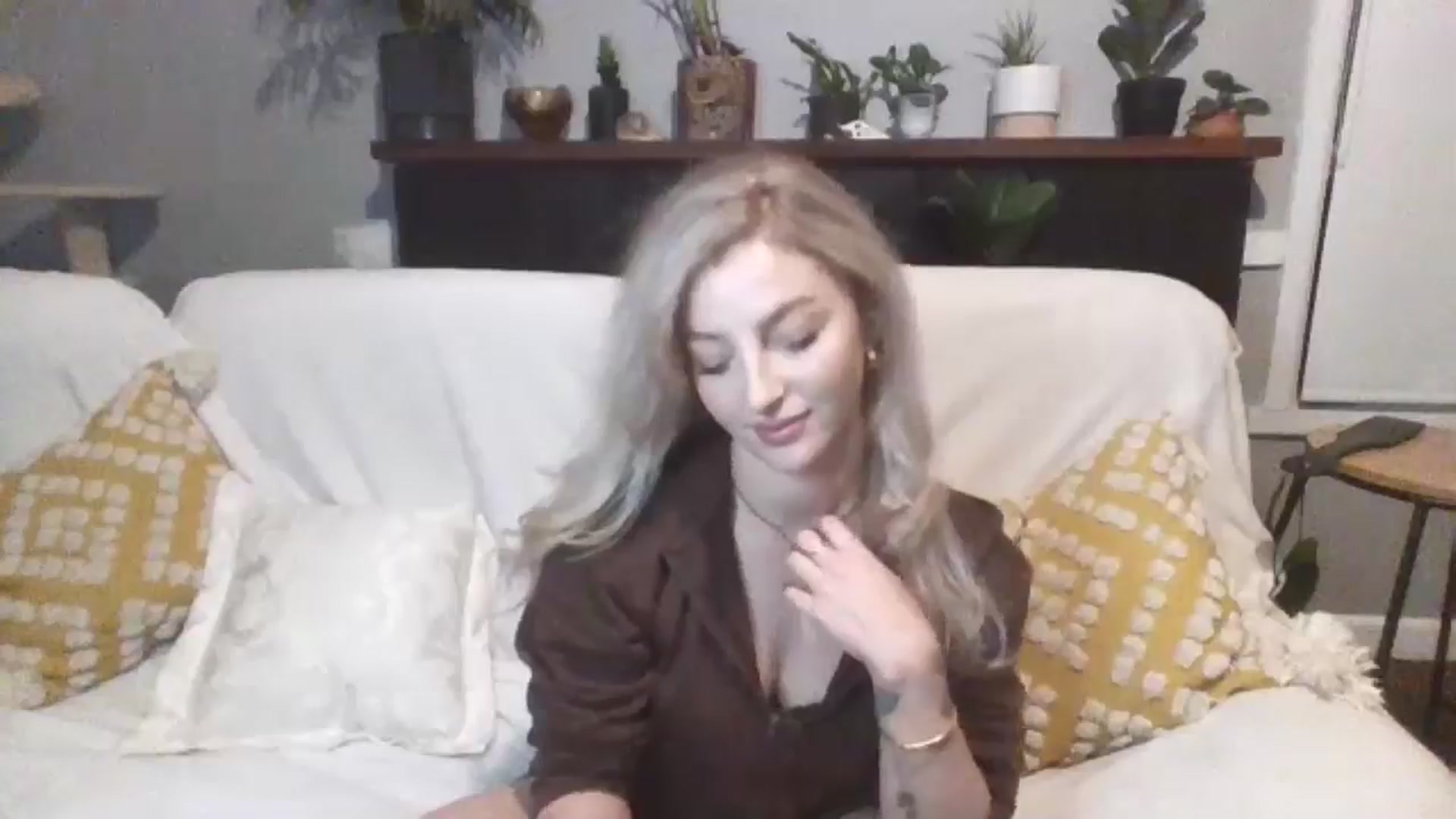 Gallery image thumbnail from GoddessAbbyJo's myfreecams stream on, 05/17/2024, 13:26 image 9 of 20
