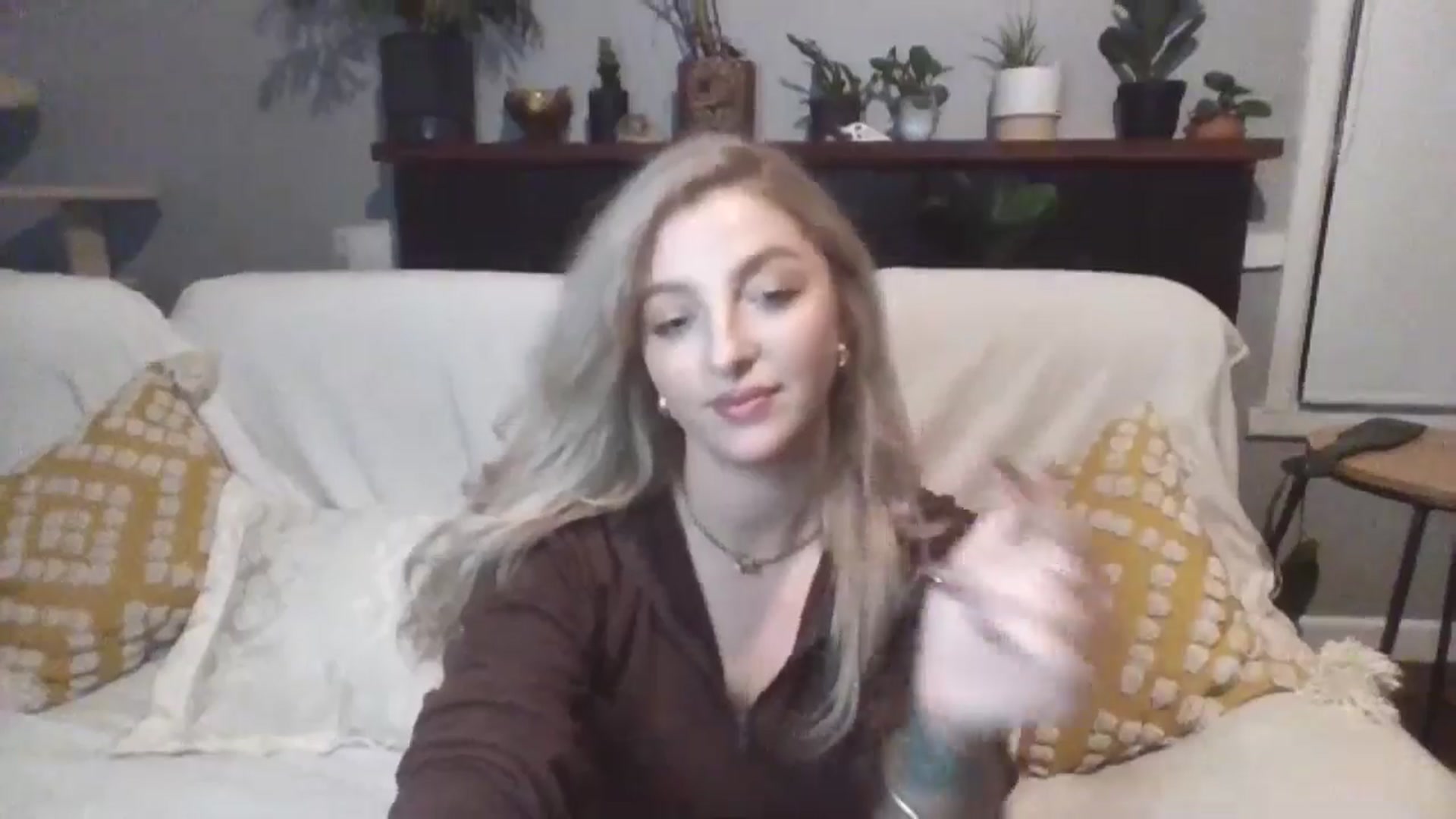 Gallery image thumbnail from GoddessAbbyJo's myfreecams stream on, 05/17/2024, 13:26 image 17 of 20
