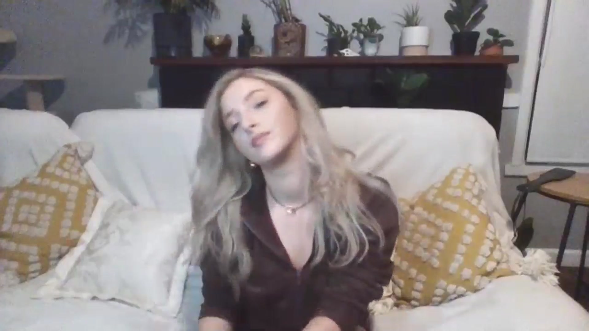 Gallery image thumbnail from GoddessAbbyJo's myfreecams stream on, 05/17/2024, 13:26 image 4 of 20