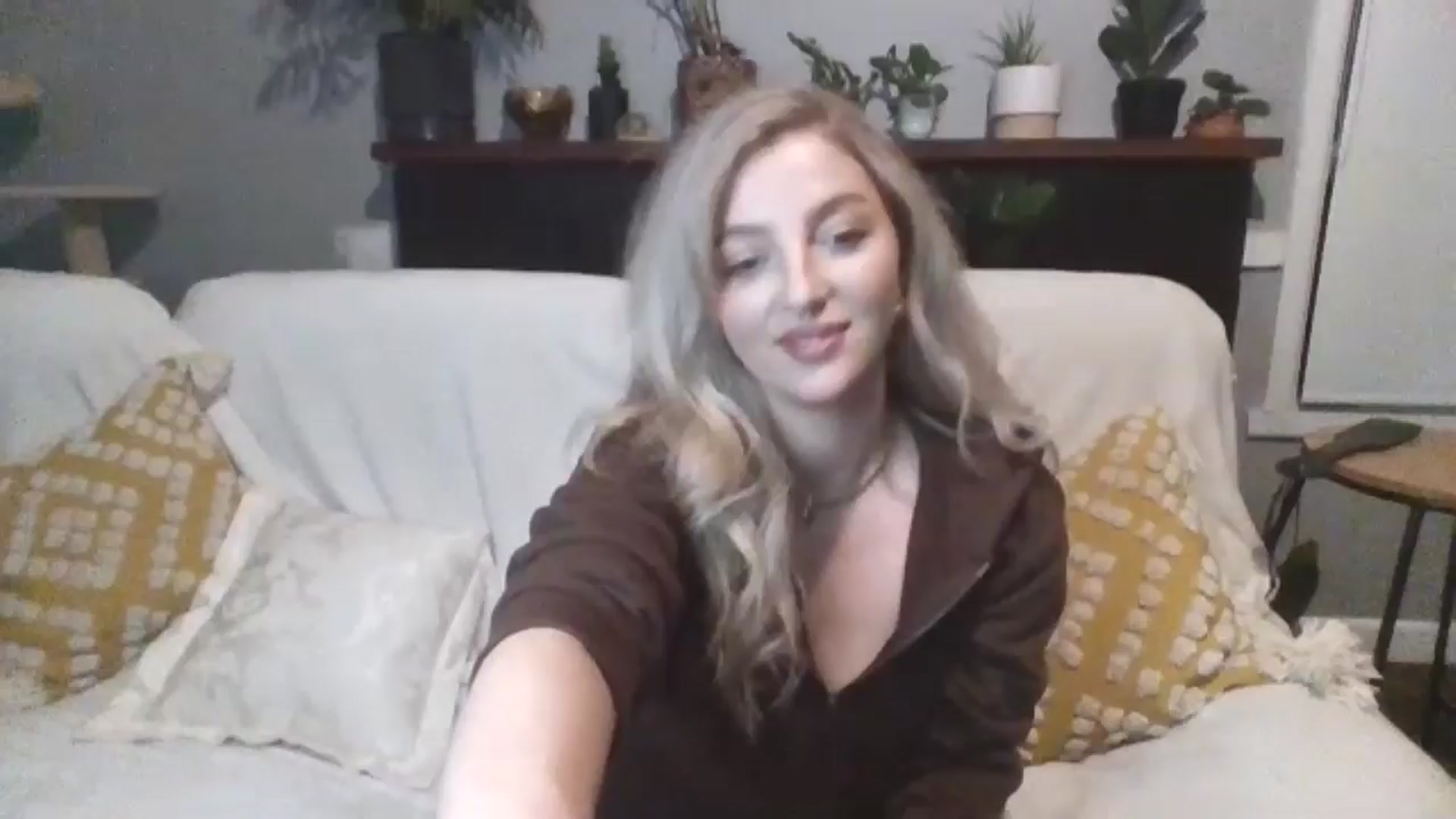 Gallery image thumbnail from GoddessAbbyJo's myfreecams stream on, 05/17/2024, 13:26 image 1 of 20